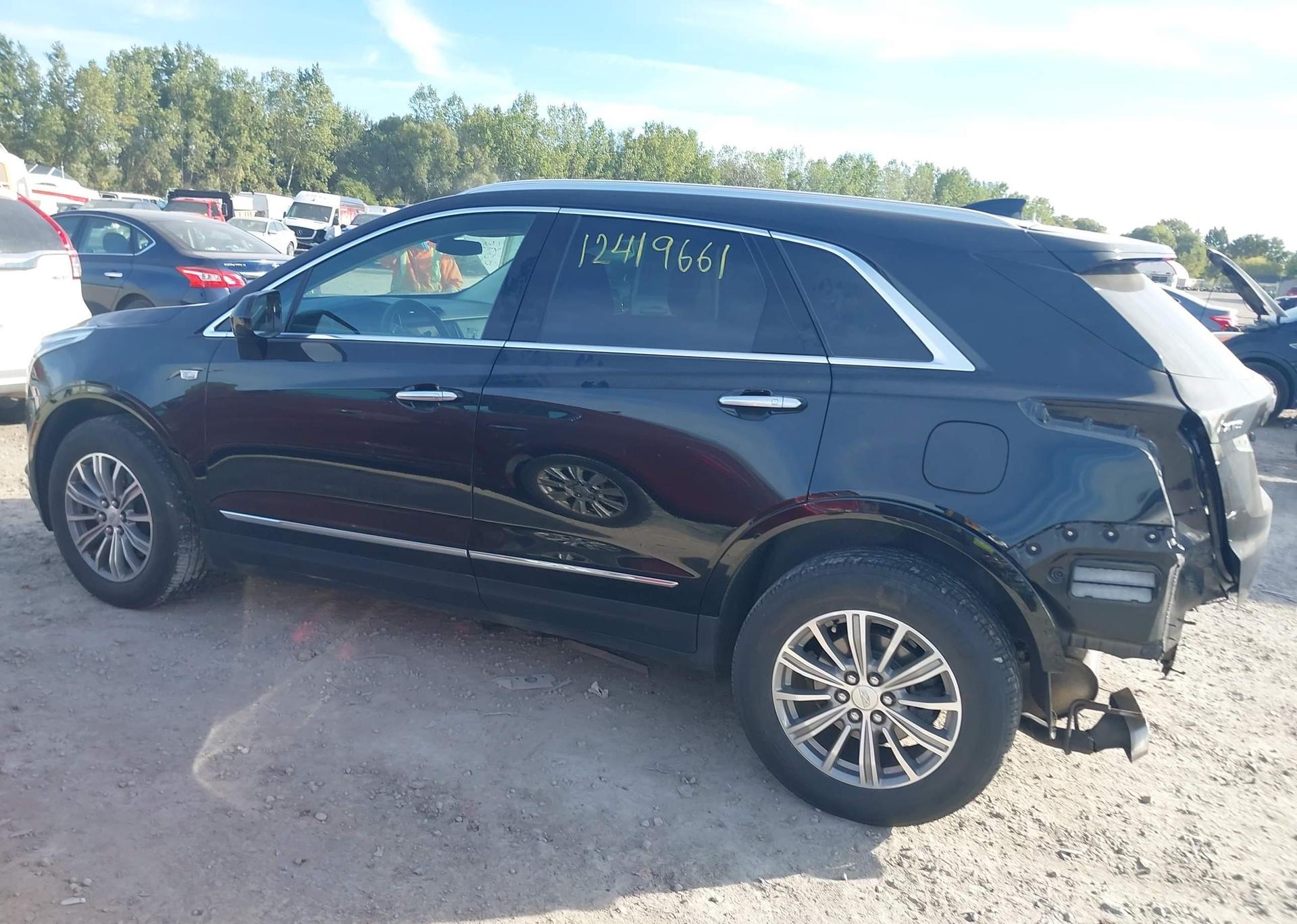 2017 CADILLAC XT5