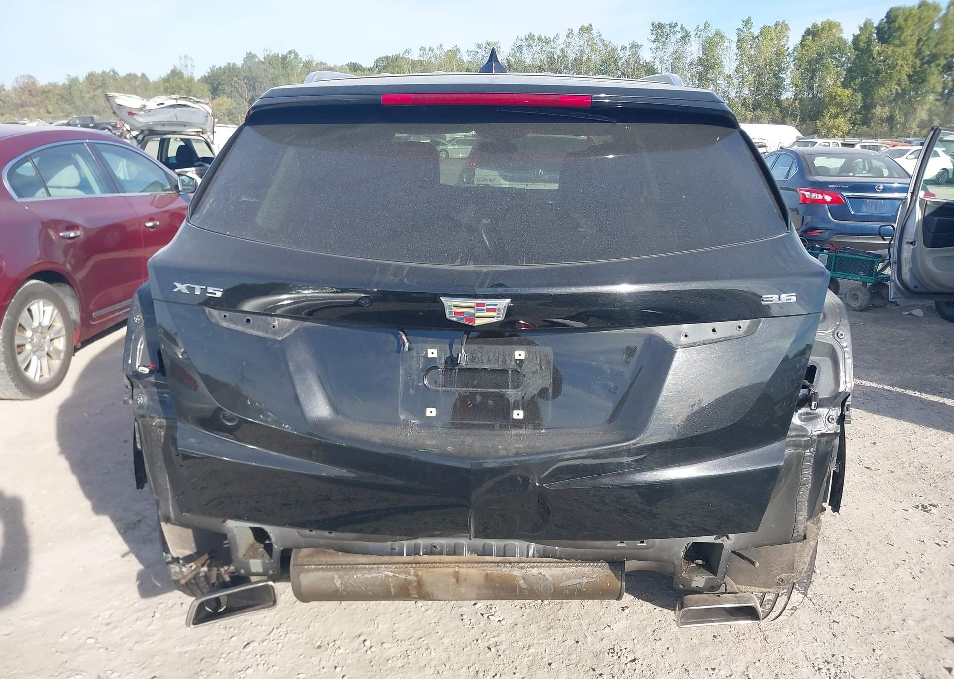 2017 CADILLAC XT5