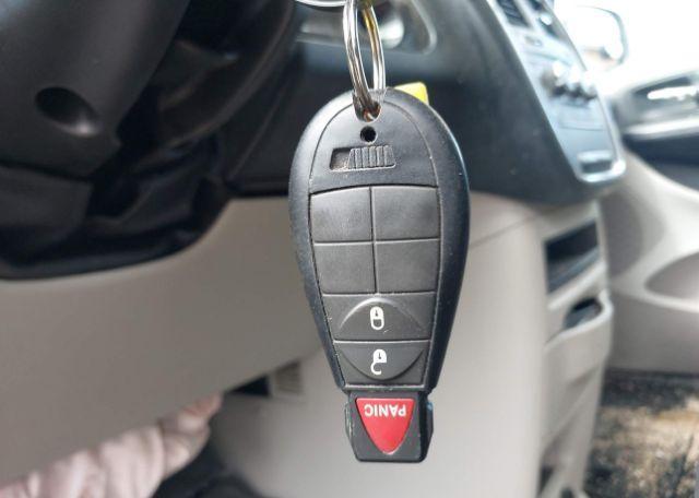 2012 DODGE GRAND CARAVAN SE