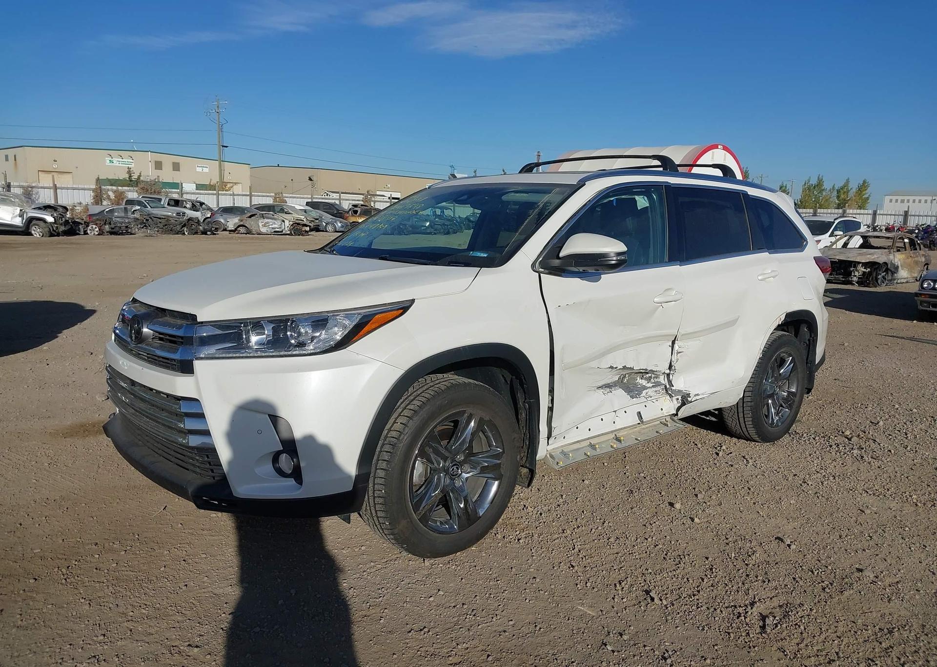 2017 TOYOTA HIGHLANDER LIMITED
