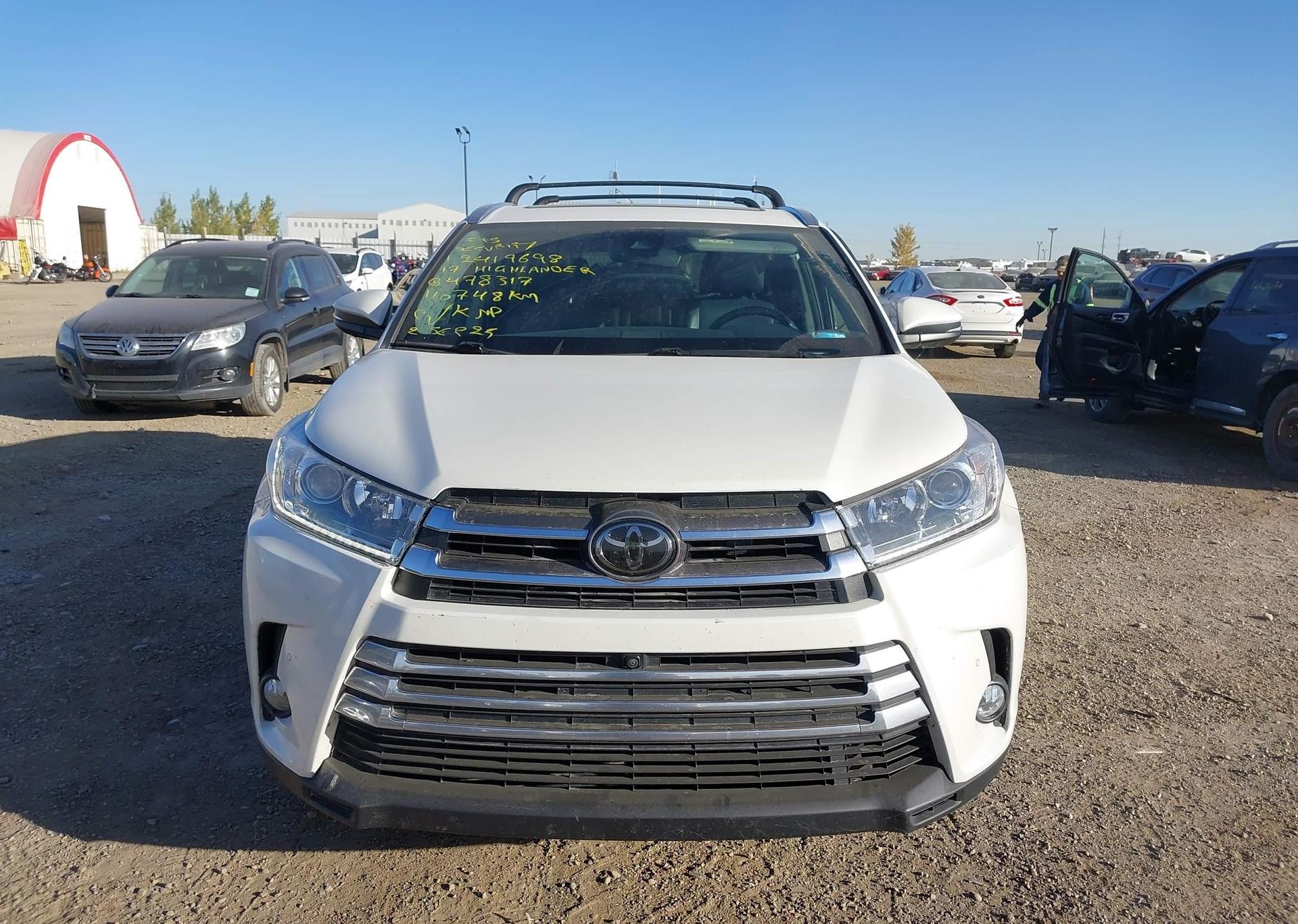 2017 TOYOTA HIGHLANDER LIMITED