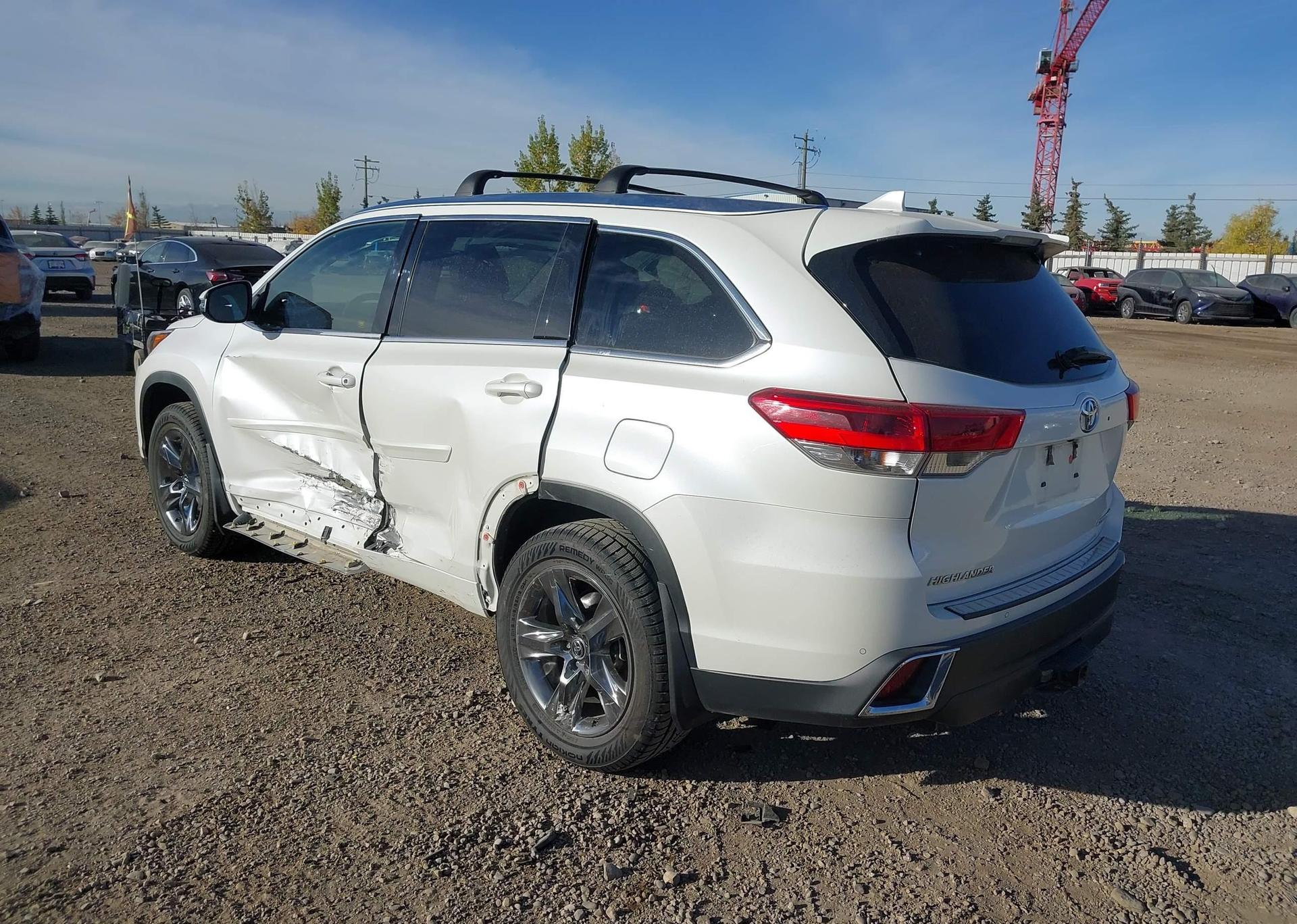 2017 TOYOTA HIGHLANDER LIMITED