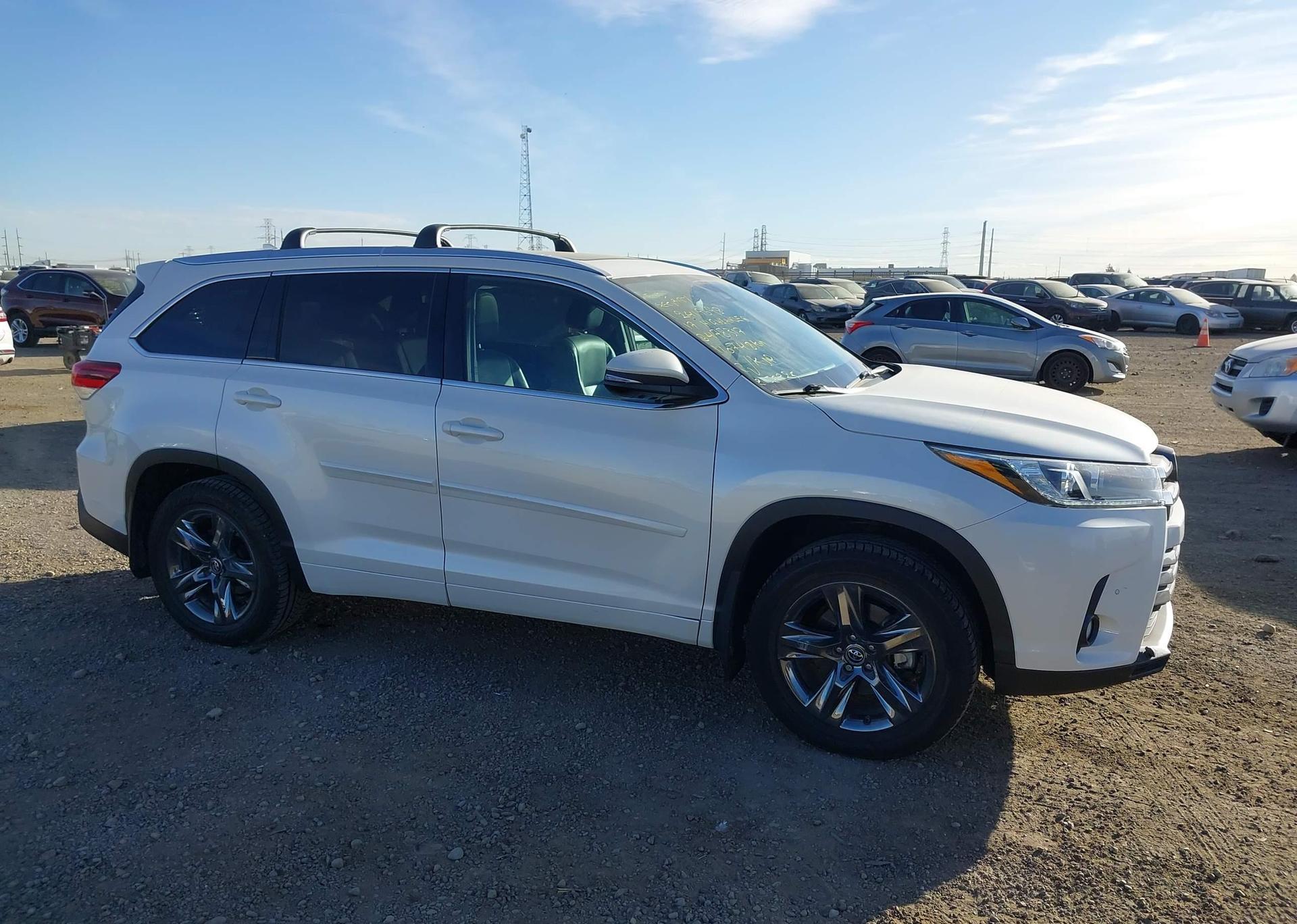 2017 TOYOTA HIGHLANDER LIMITED