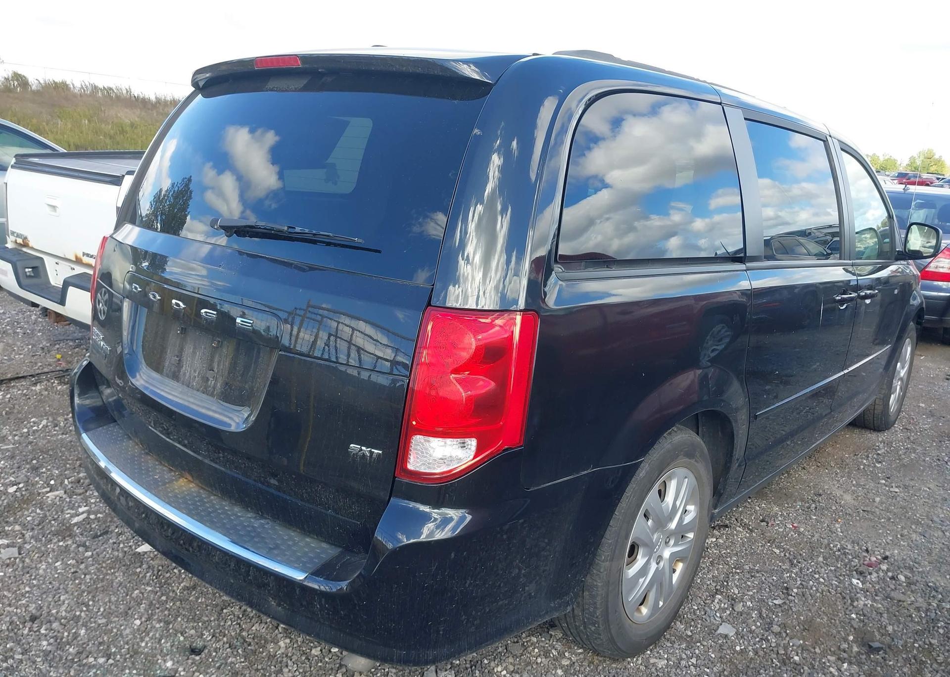 2016 DODGE GRAND CARAVAN SE