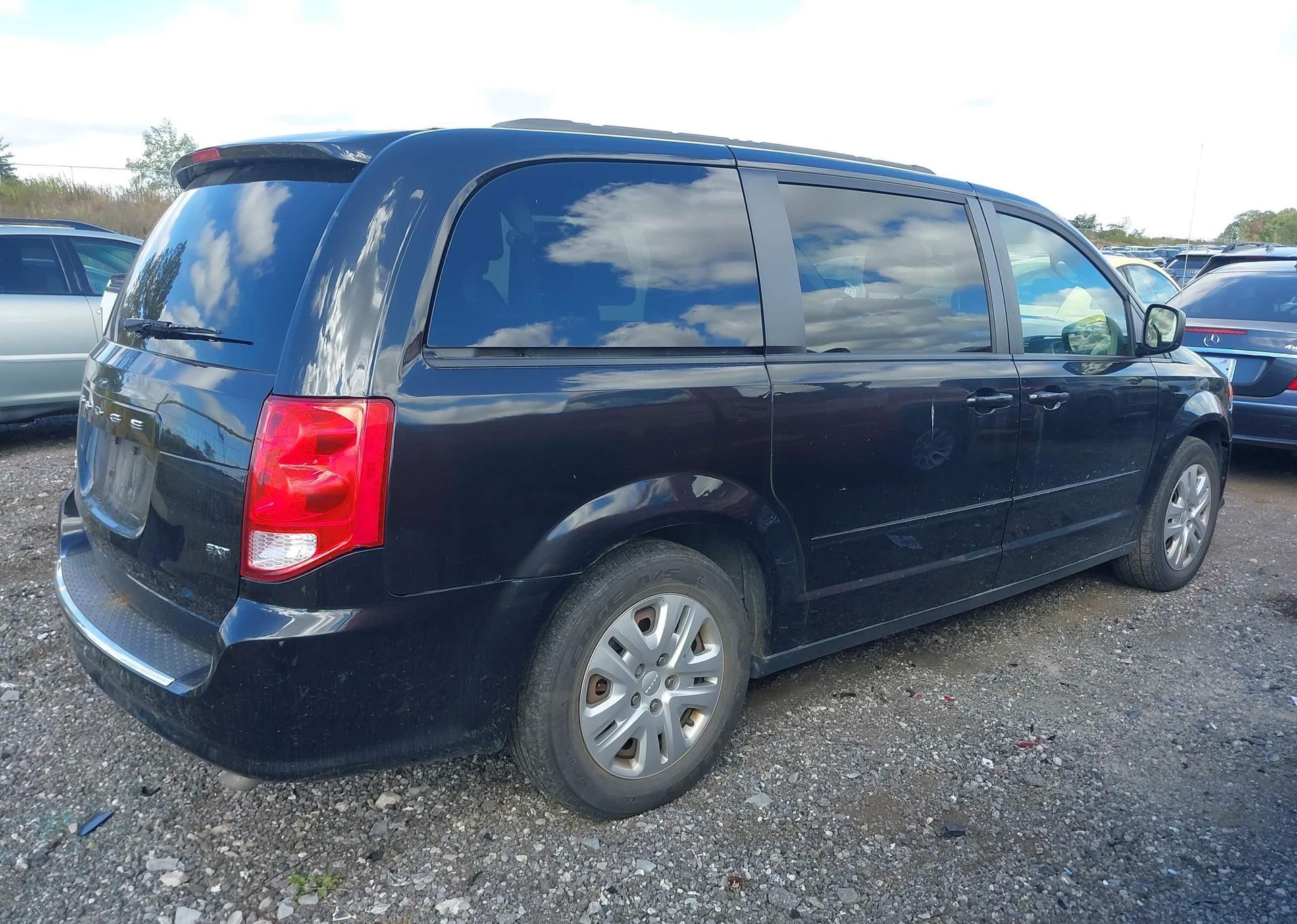 2016 DODGE GRAND CARAVAN SE