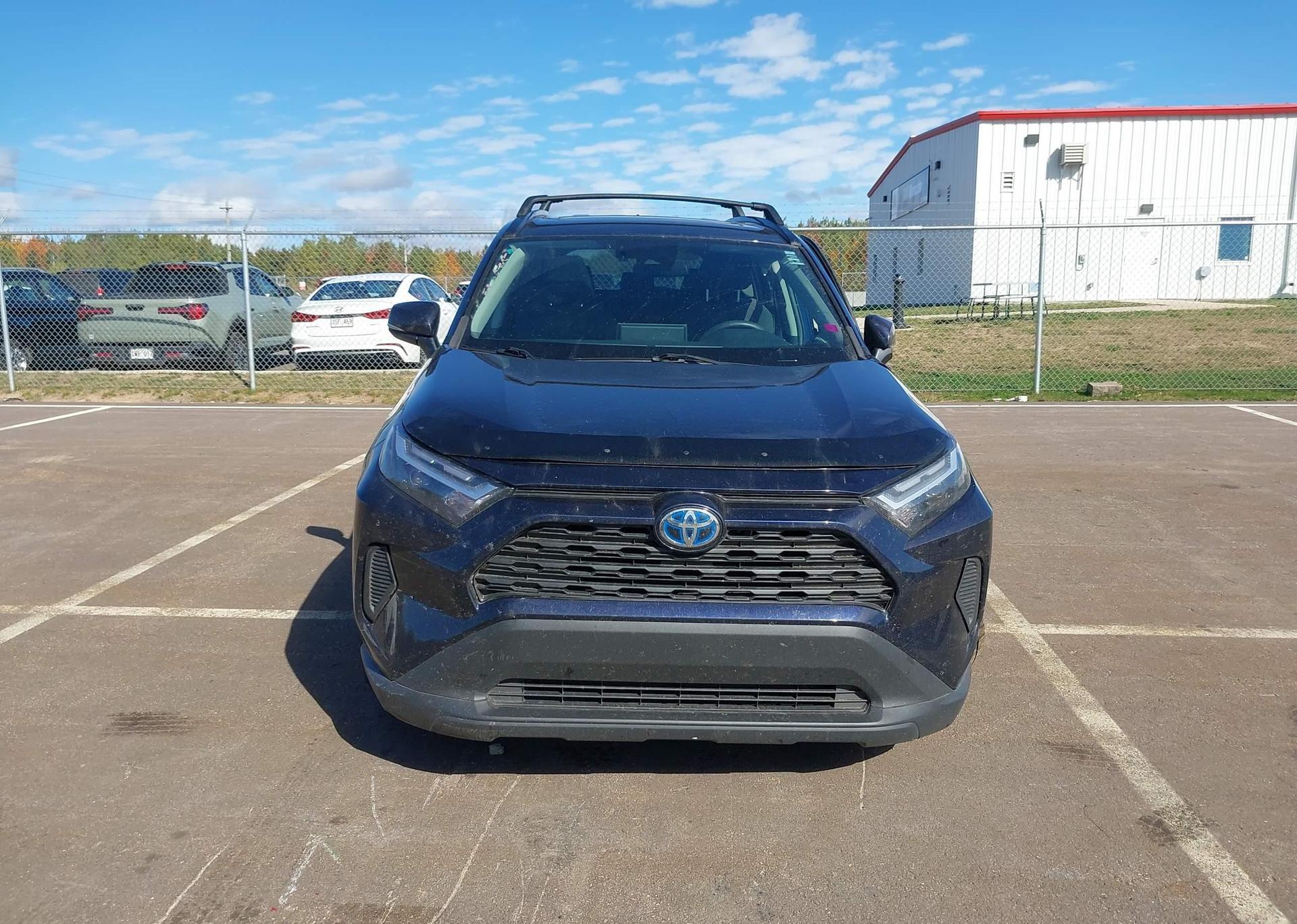 2023 TOYOTA RAV4 HYBRID XLE