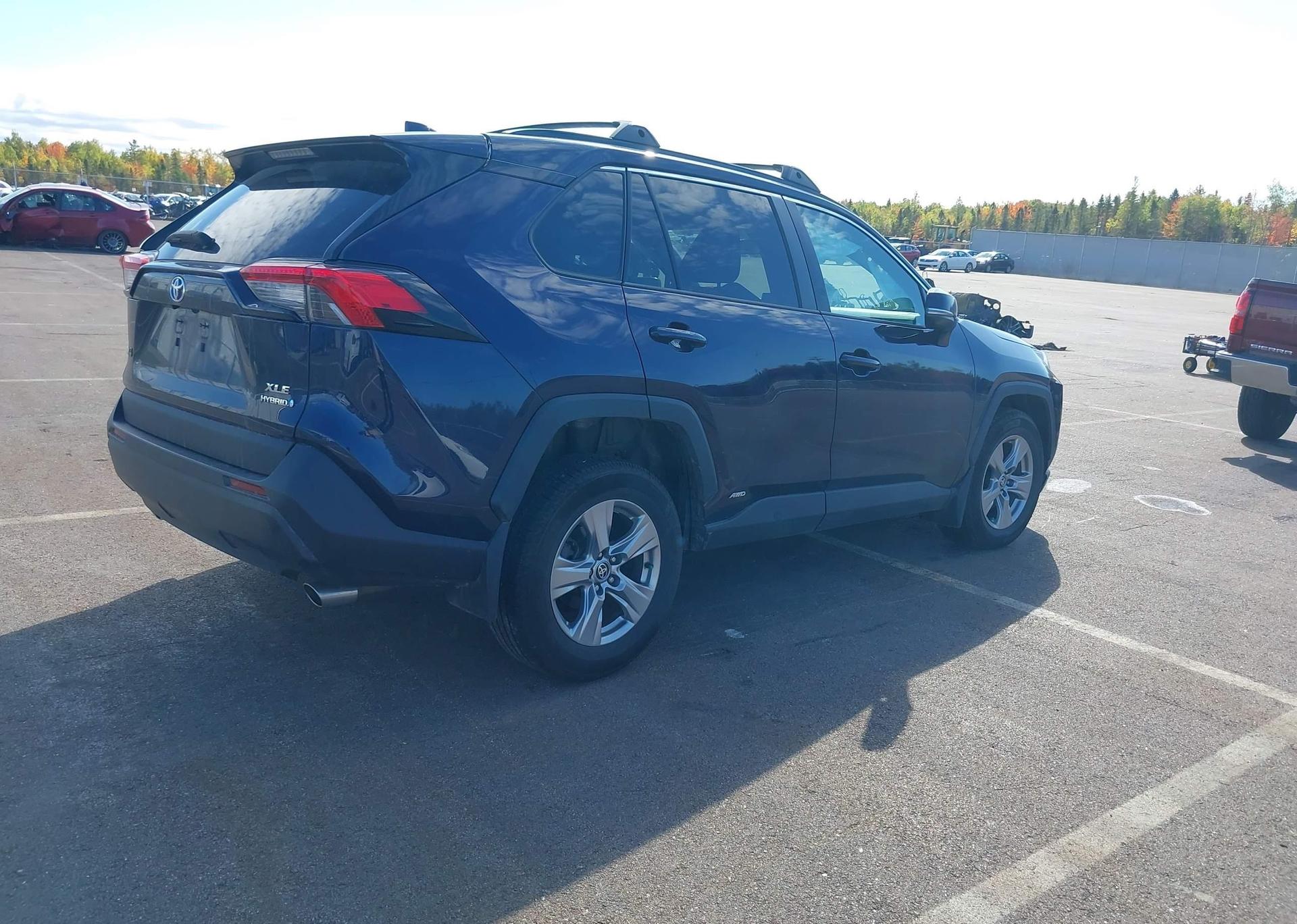 2023 TOYOTA RAV4 HYBRID XLE