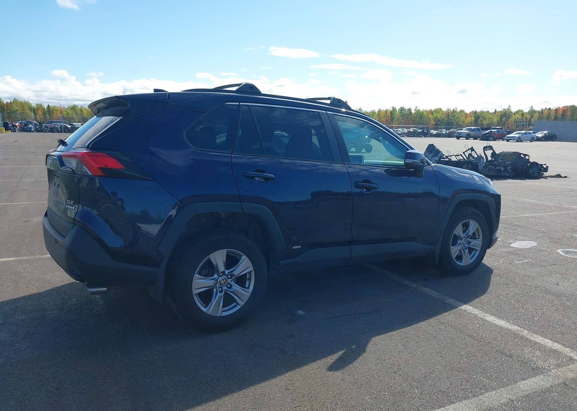 2023 TOYOTA RAV4 HYBRID XLE