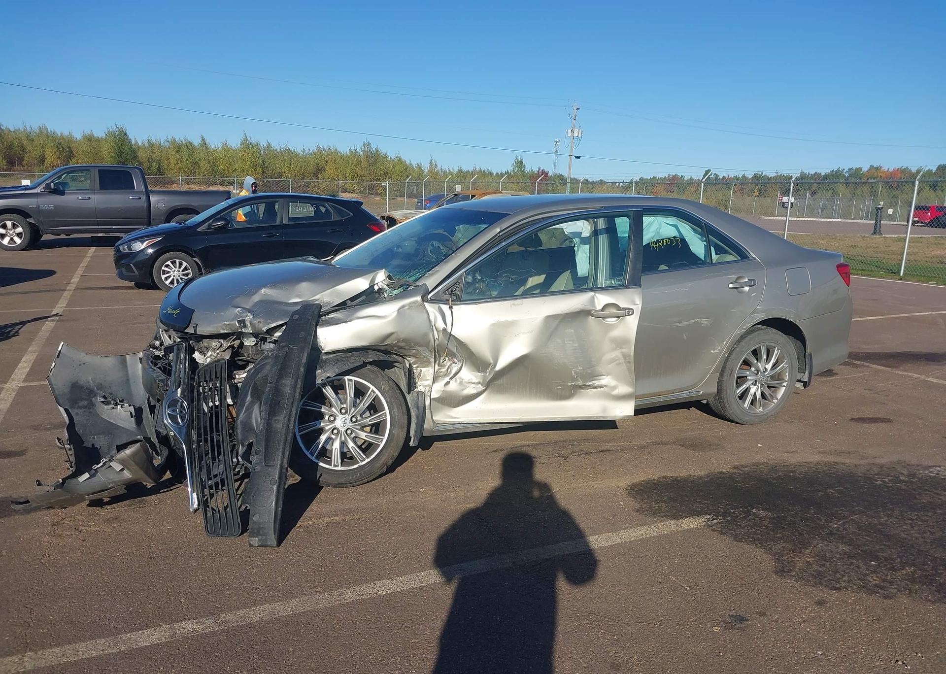 2014 TOYOTA CAMRY LE