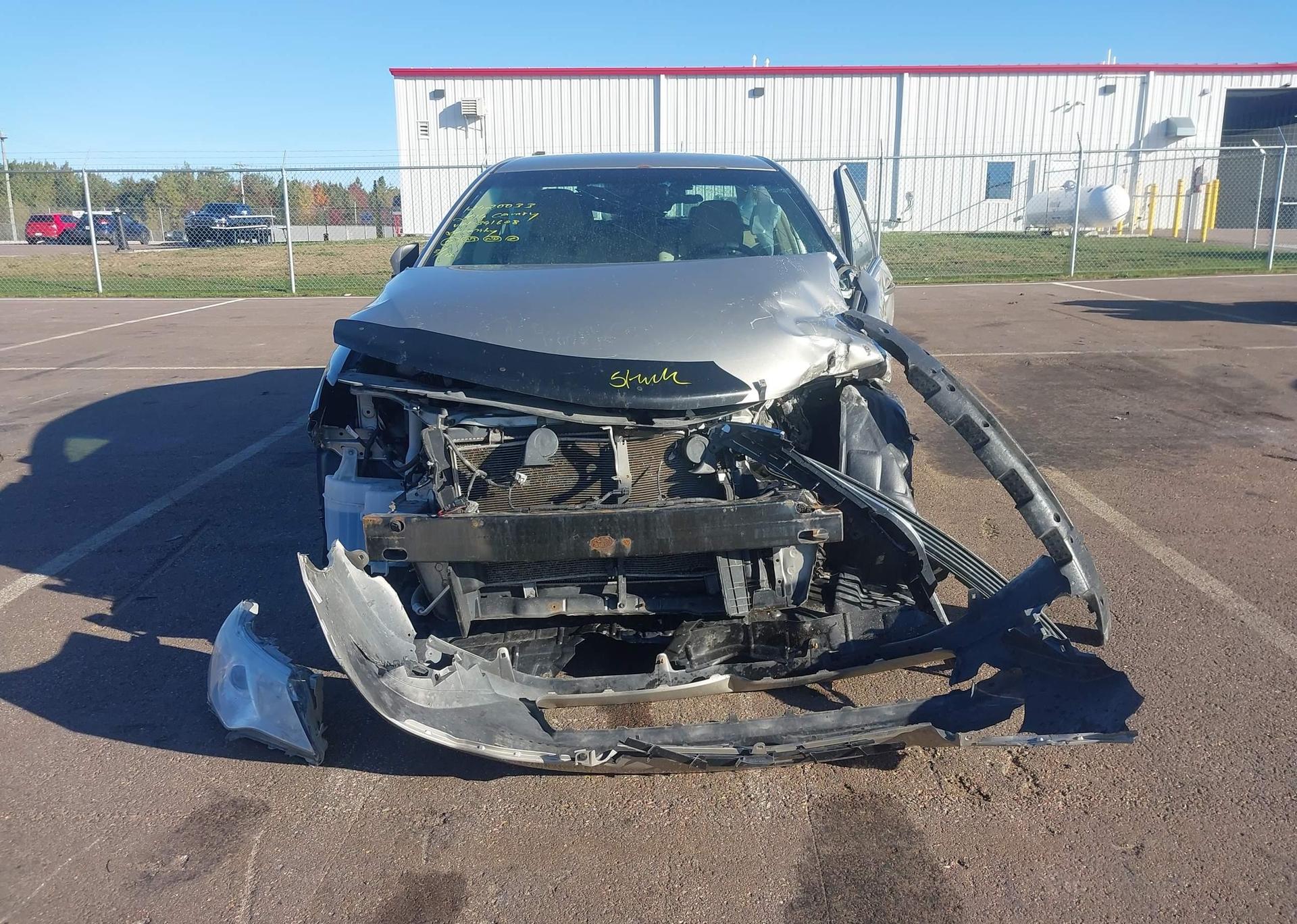 2014 TOYOTA CAMRY LE