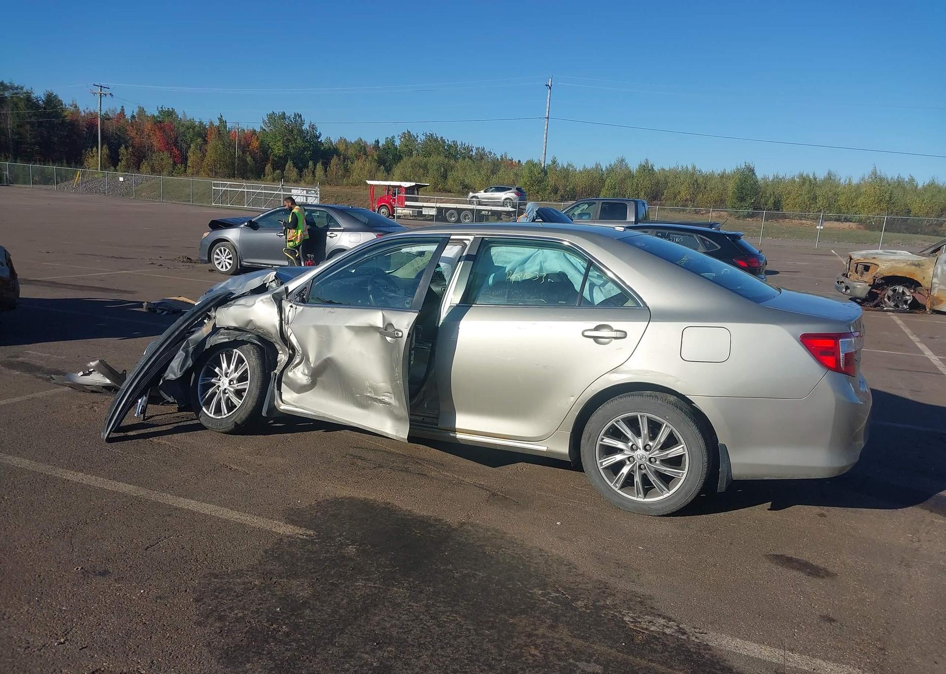 2014 TOYOTA CAMRY LE