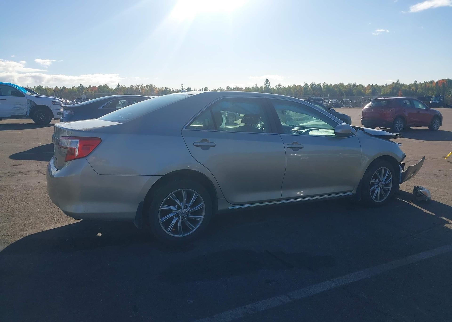 2014 TOYOTA CAMRY LE