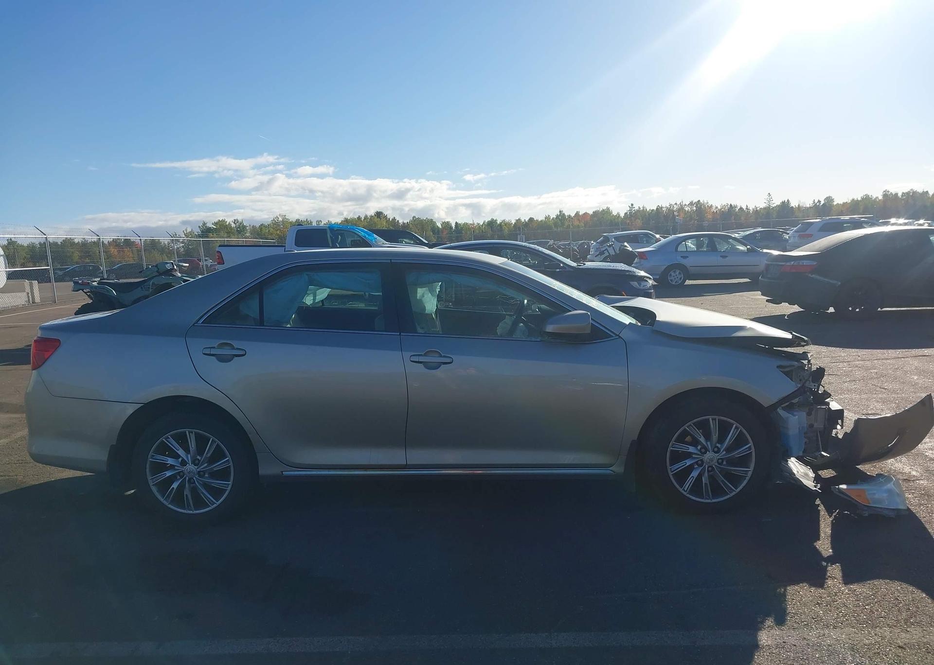 2014 TOYOTA CAMRY LE