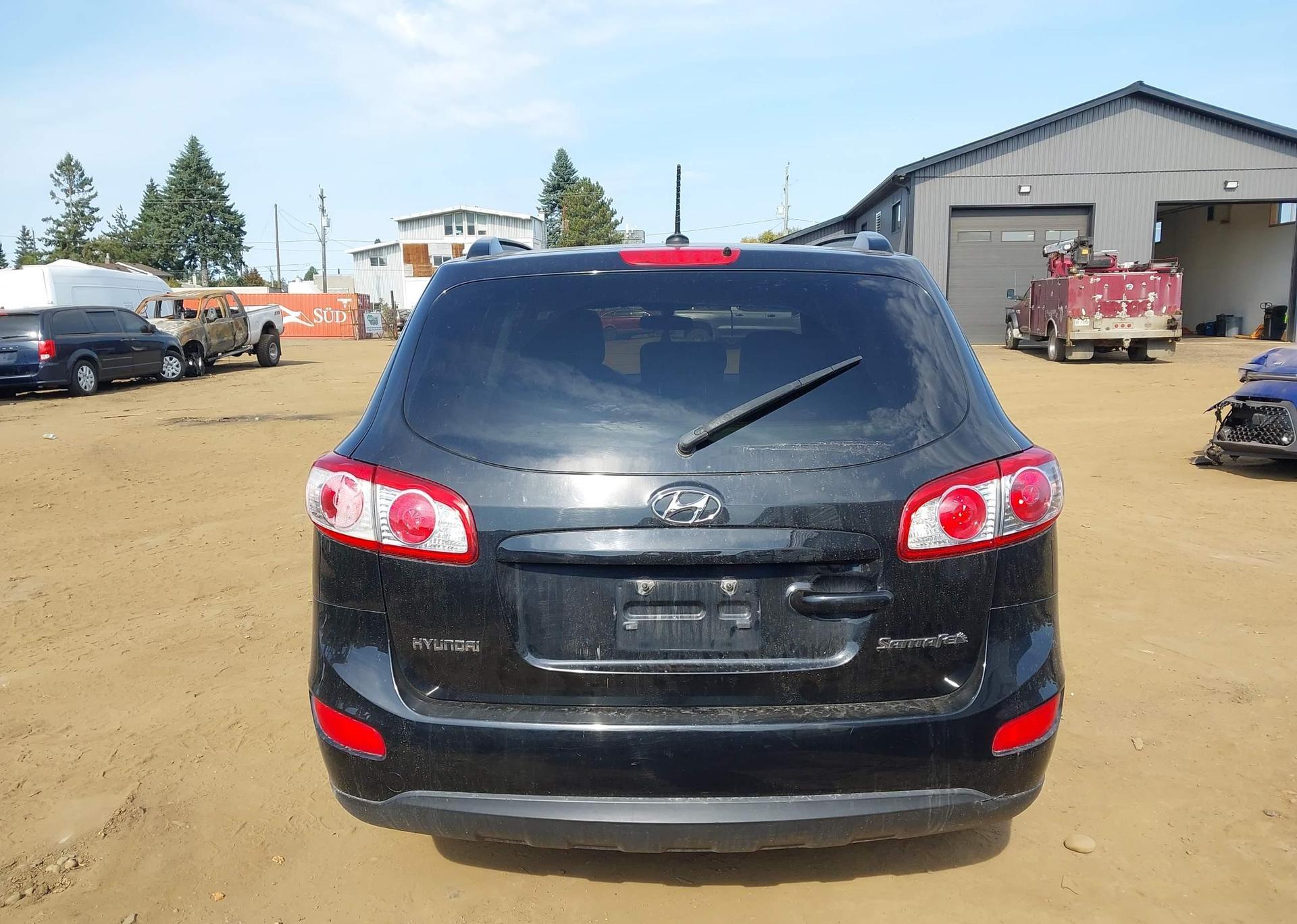 2011 HYUNDAI SANTA FE GL 3.5
