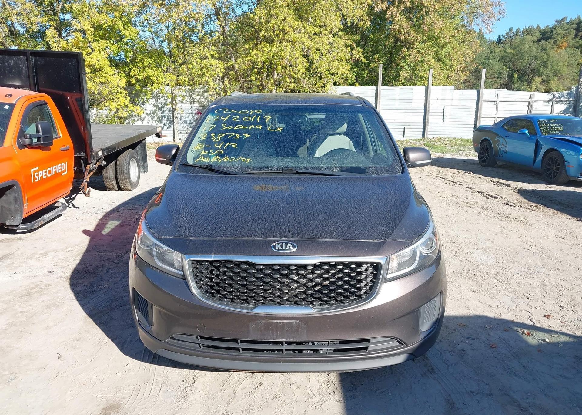 2017 KIA SEDONA LX