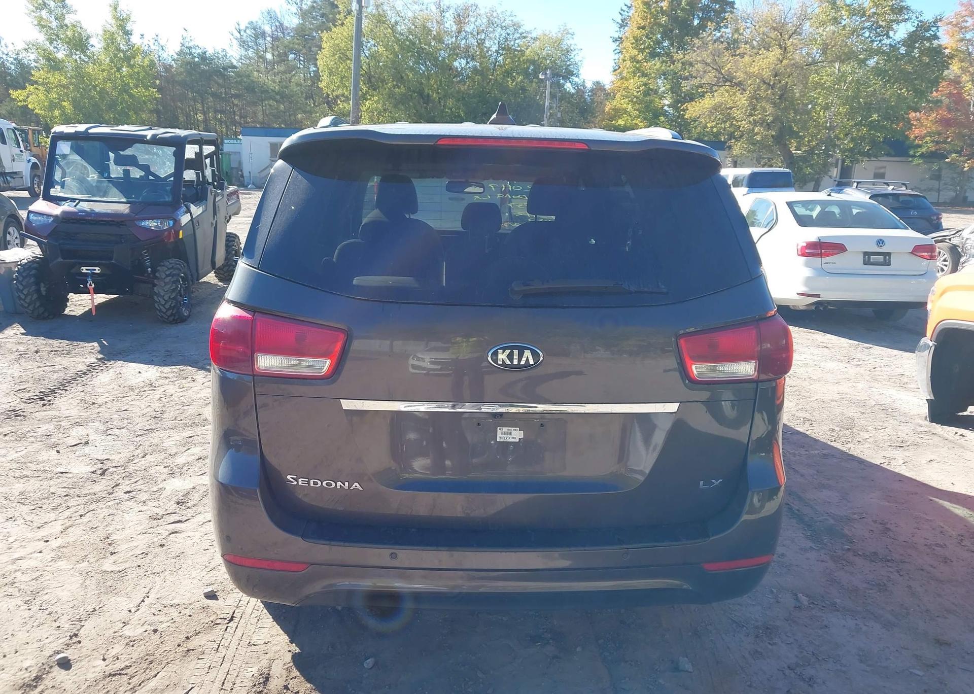 2017 KIA SEDONA LX