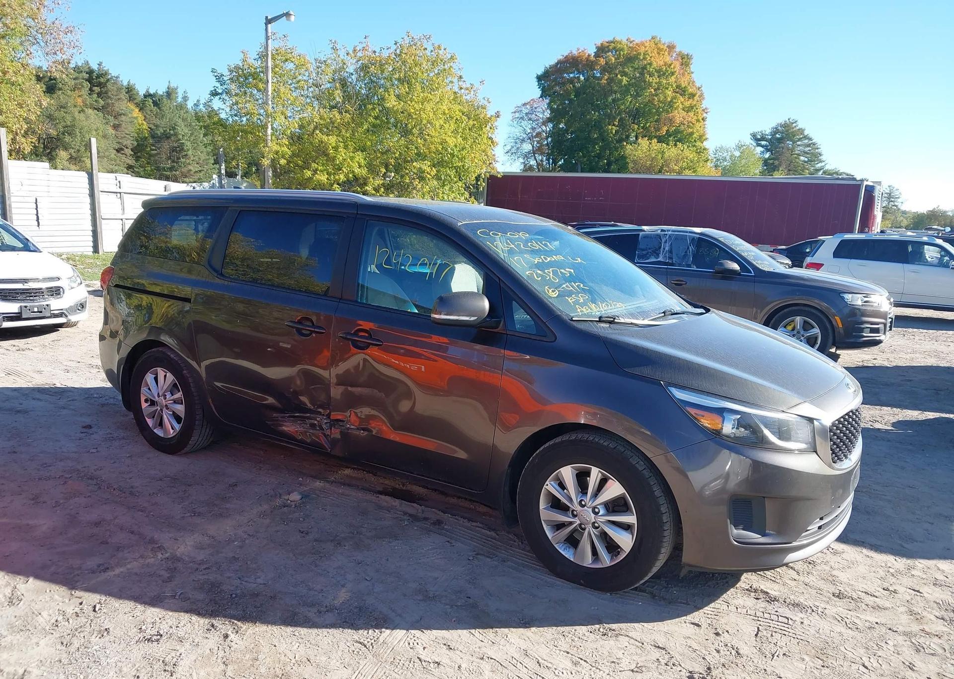 2017 KIA SEDONA LX