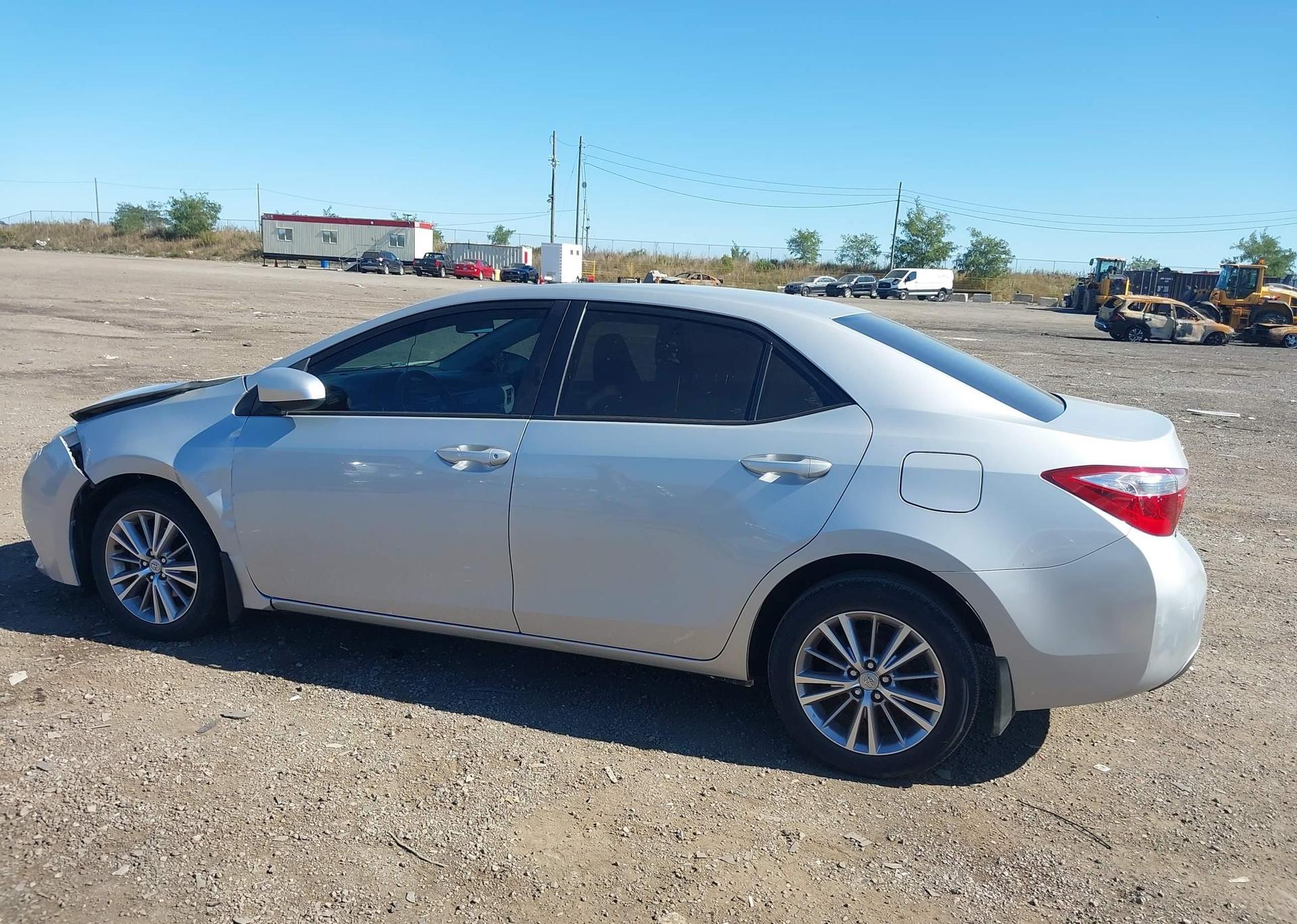 2015 TOYOTA COROLLA