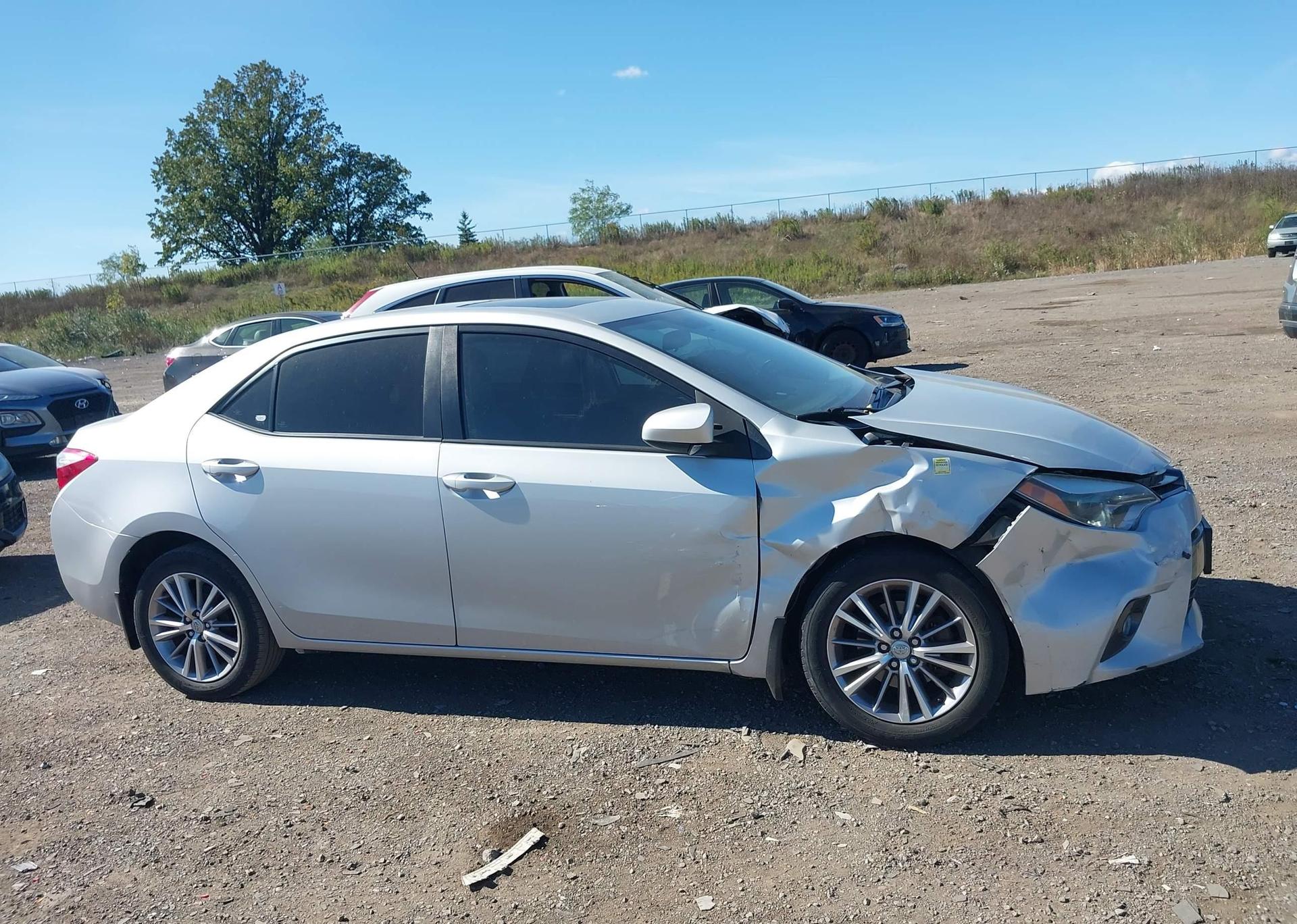 2015 TOYOTA COROLLA