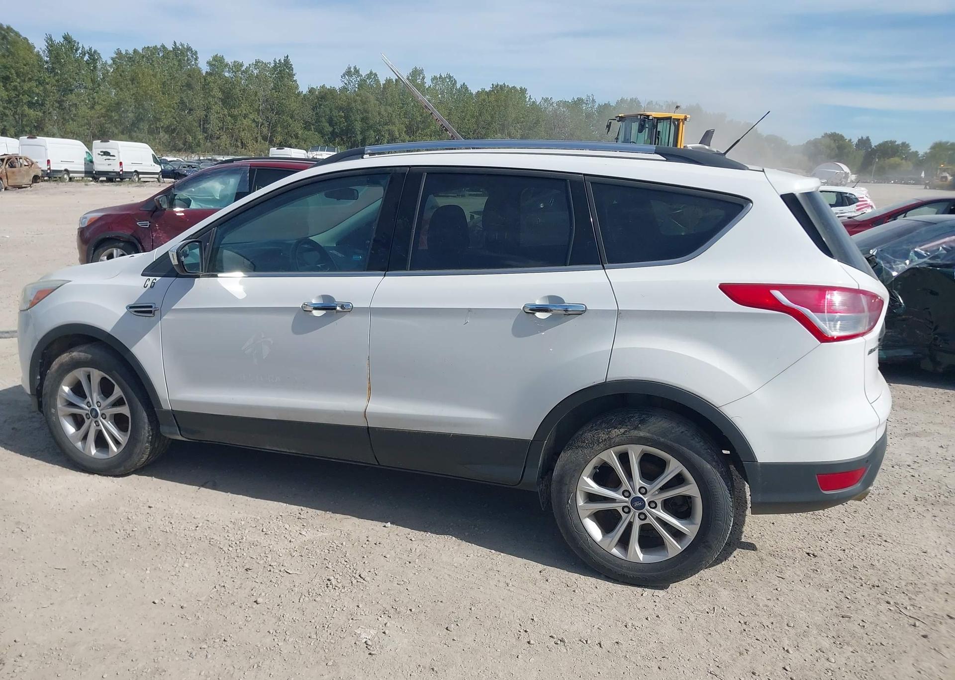 2015 FORD ESCAPE SE