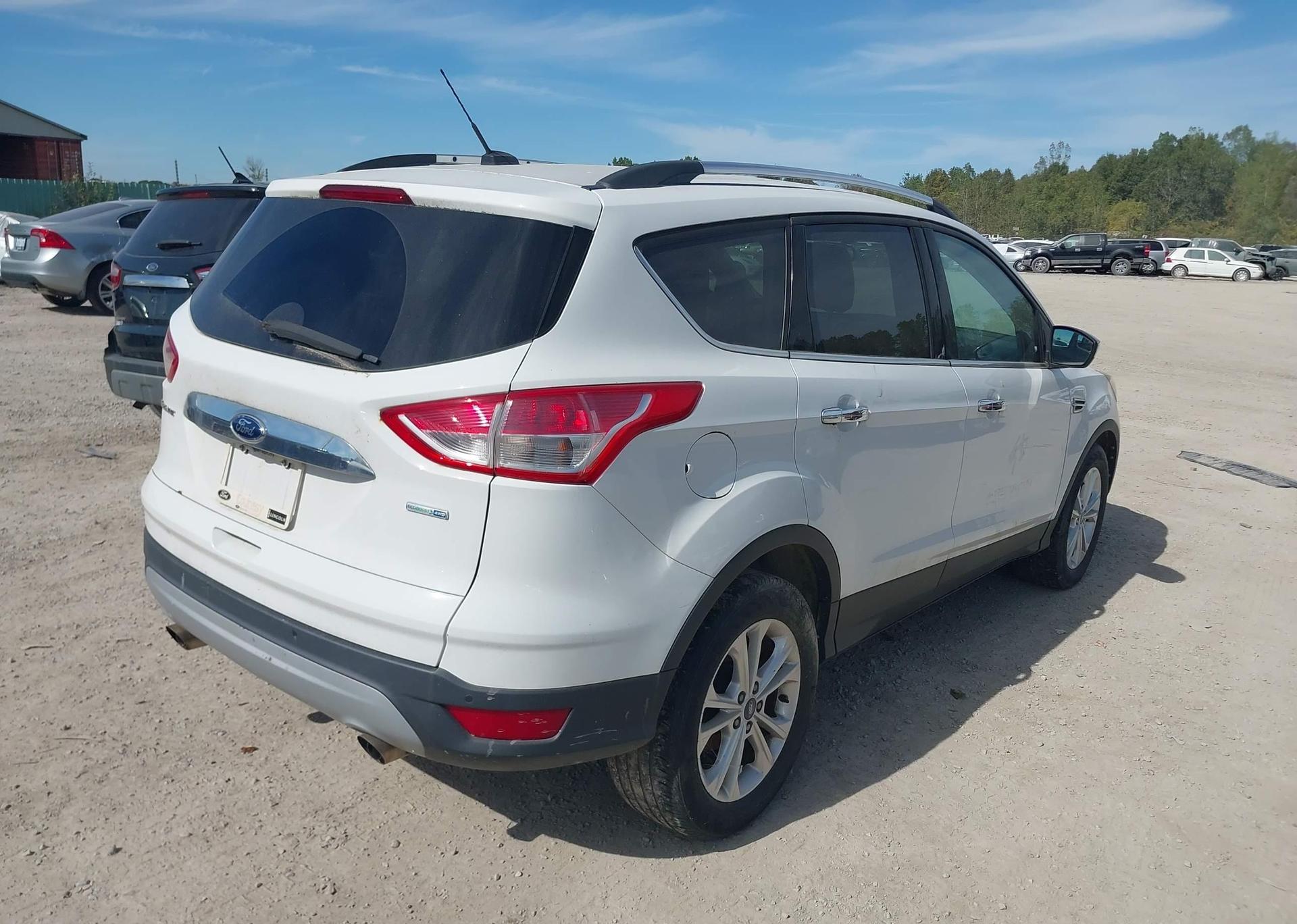 2015 FORD ESCAPE SE