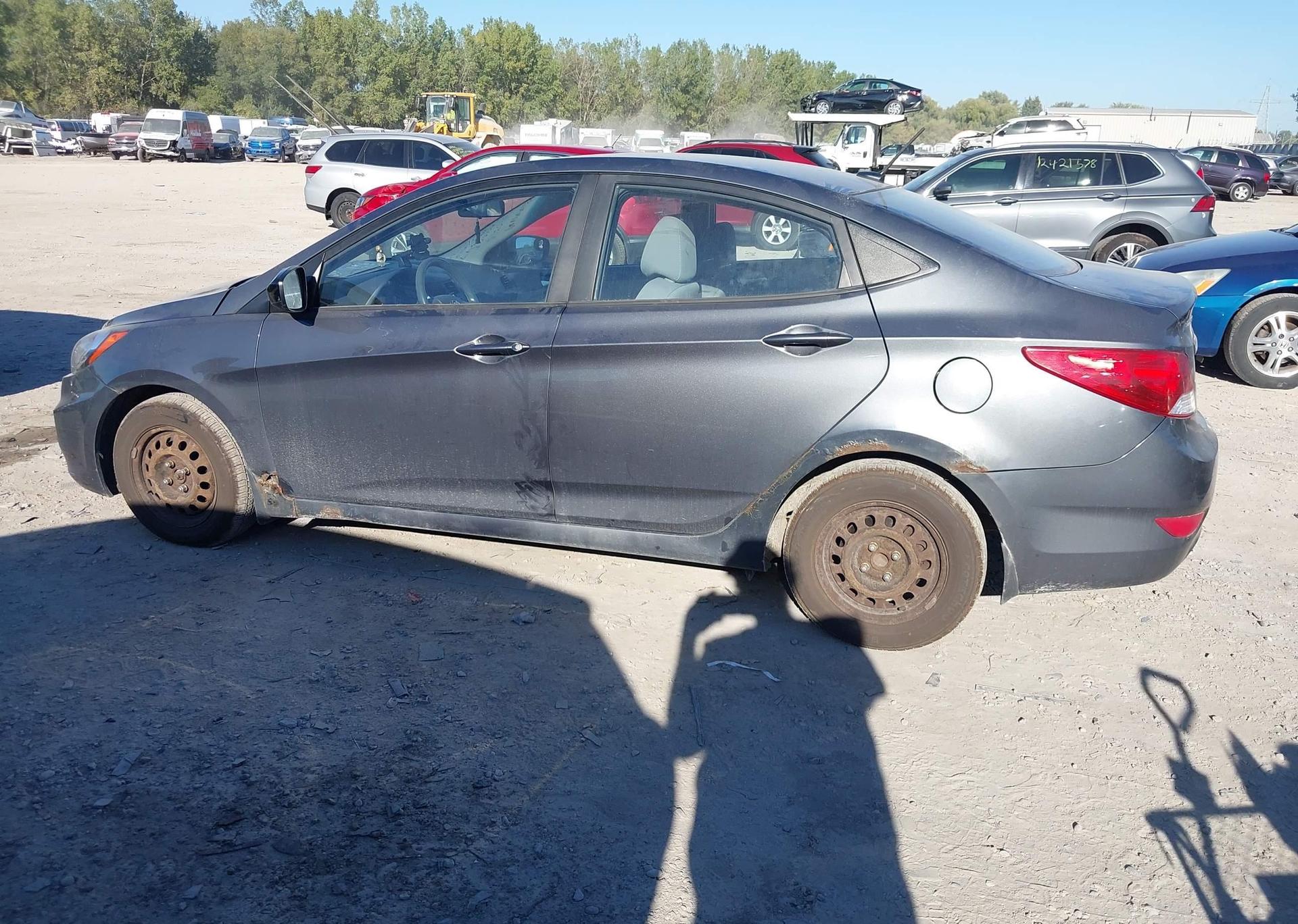 2013 HYUNDAI ACCENT GL