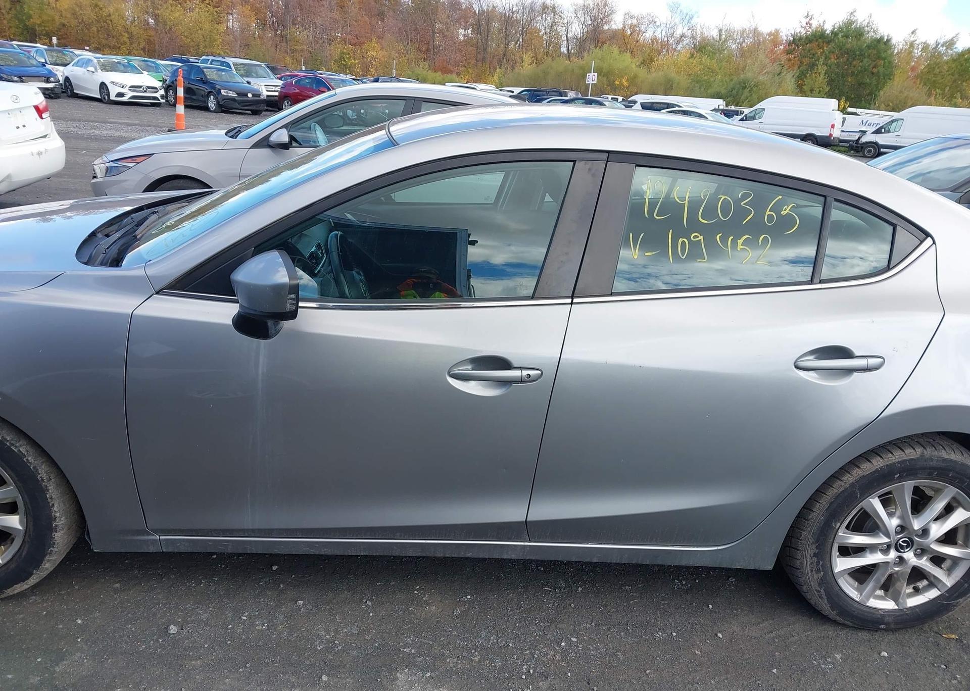 2014 MAZDA MAZDA3