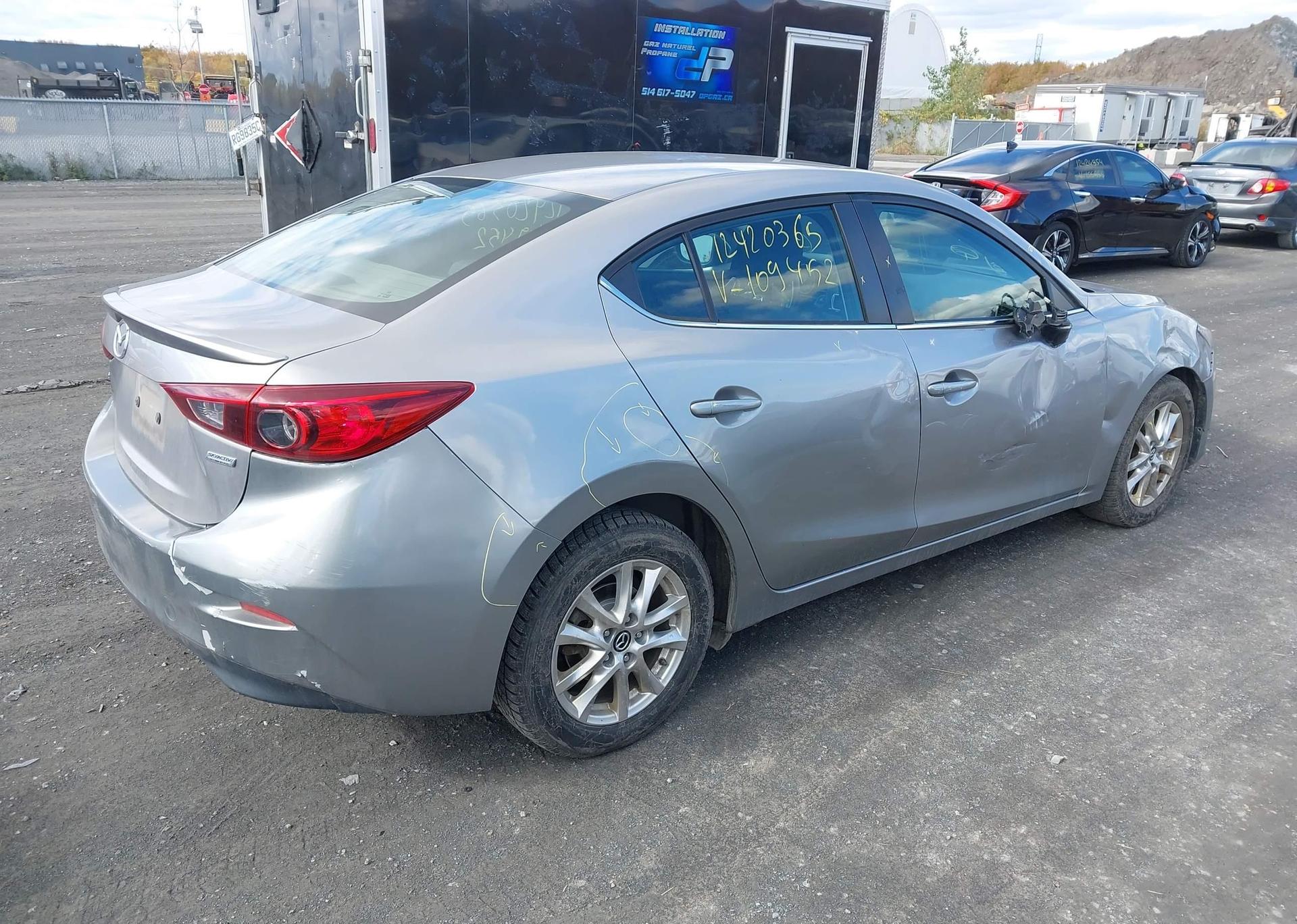 2014 MAZDA MAZDA3