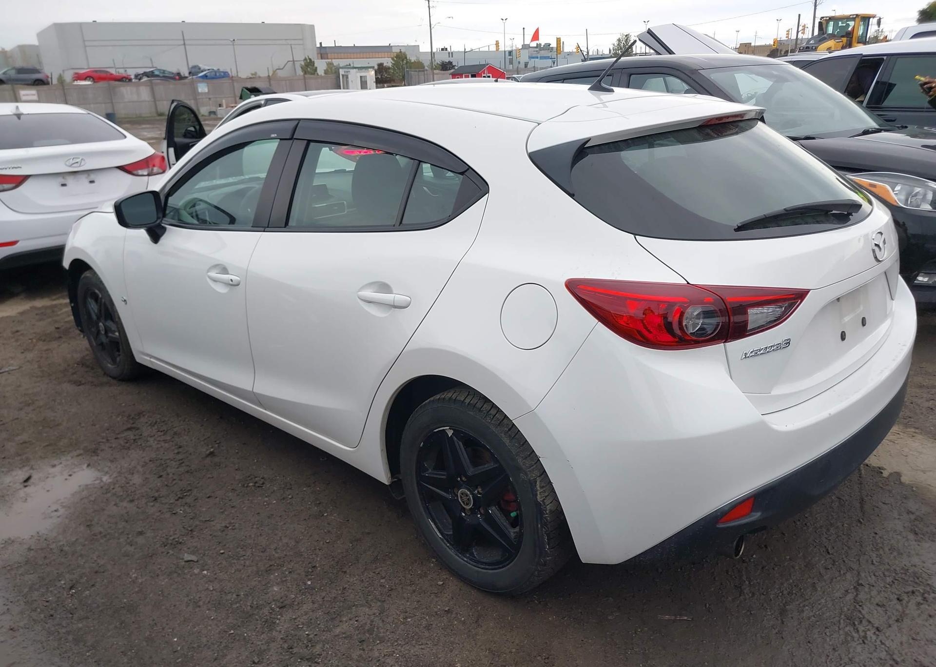 2015 MAZDA MAZDA3