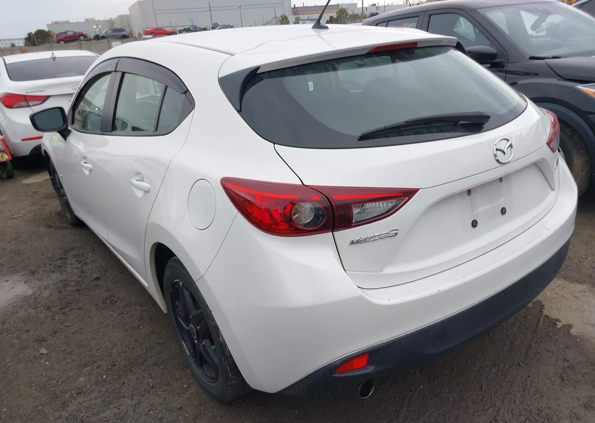 2015 MAZDA MAZDA3