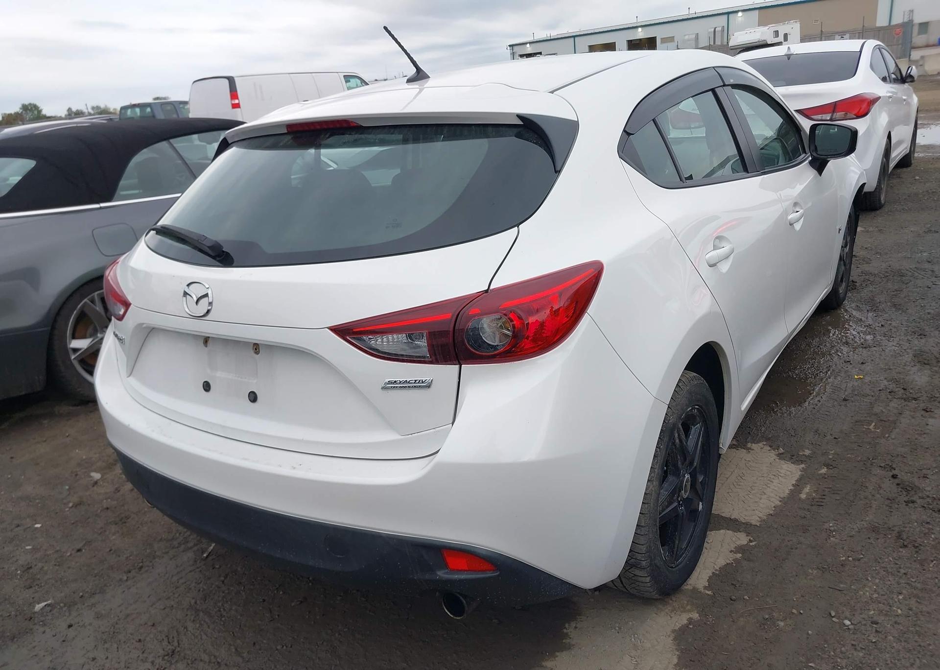 2015 MAZDA MAZDA3