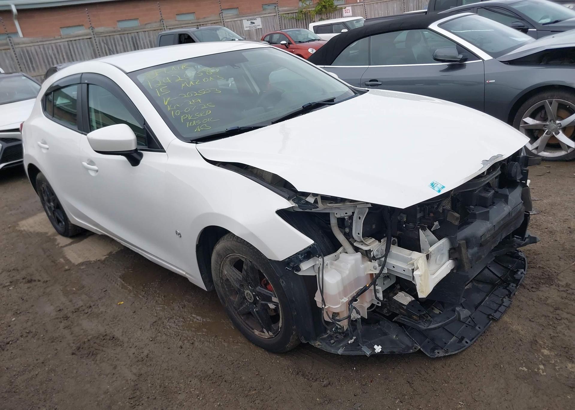 2015 MAZDA MAZDA3