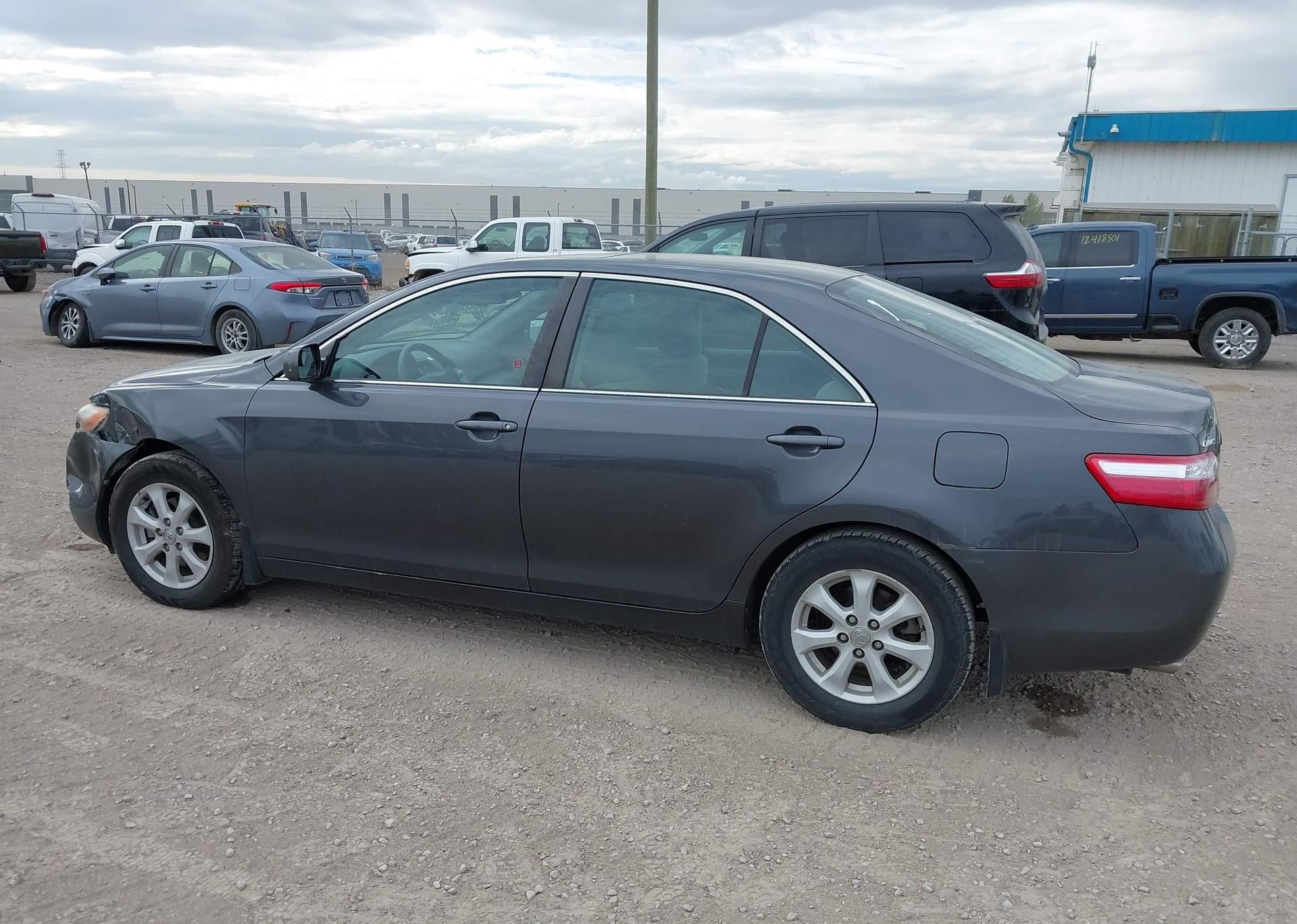 2009 TOYOTA CAMRY SE