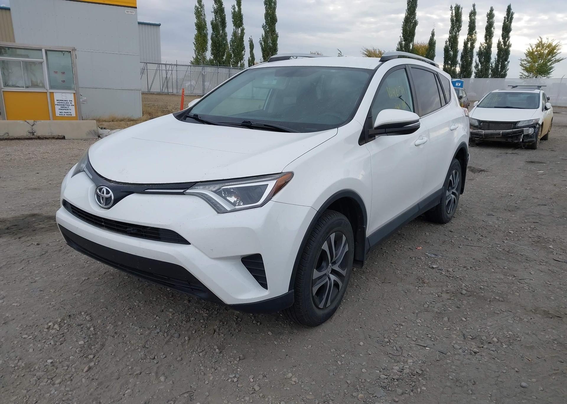 2016 TOYOTA RAV4 LE
