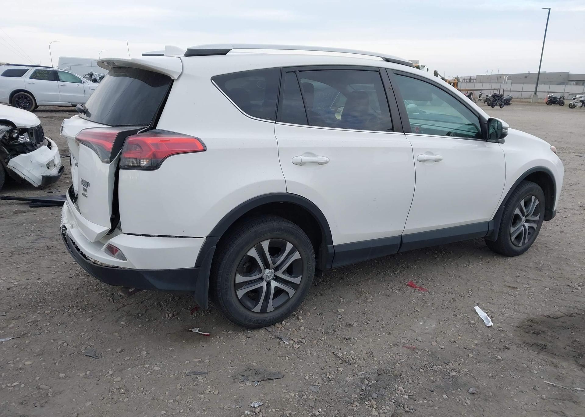 2016 TOYOTA RAV4 LE