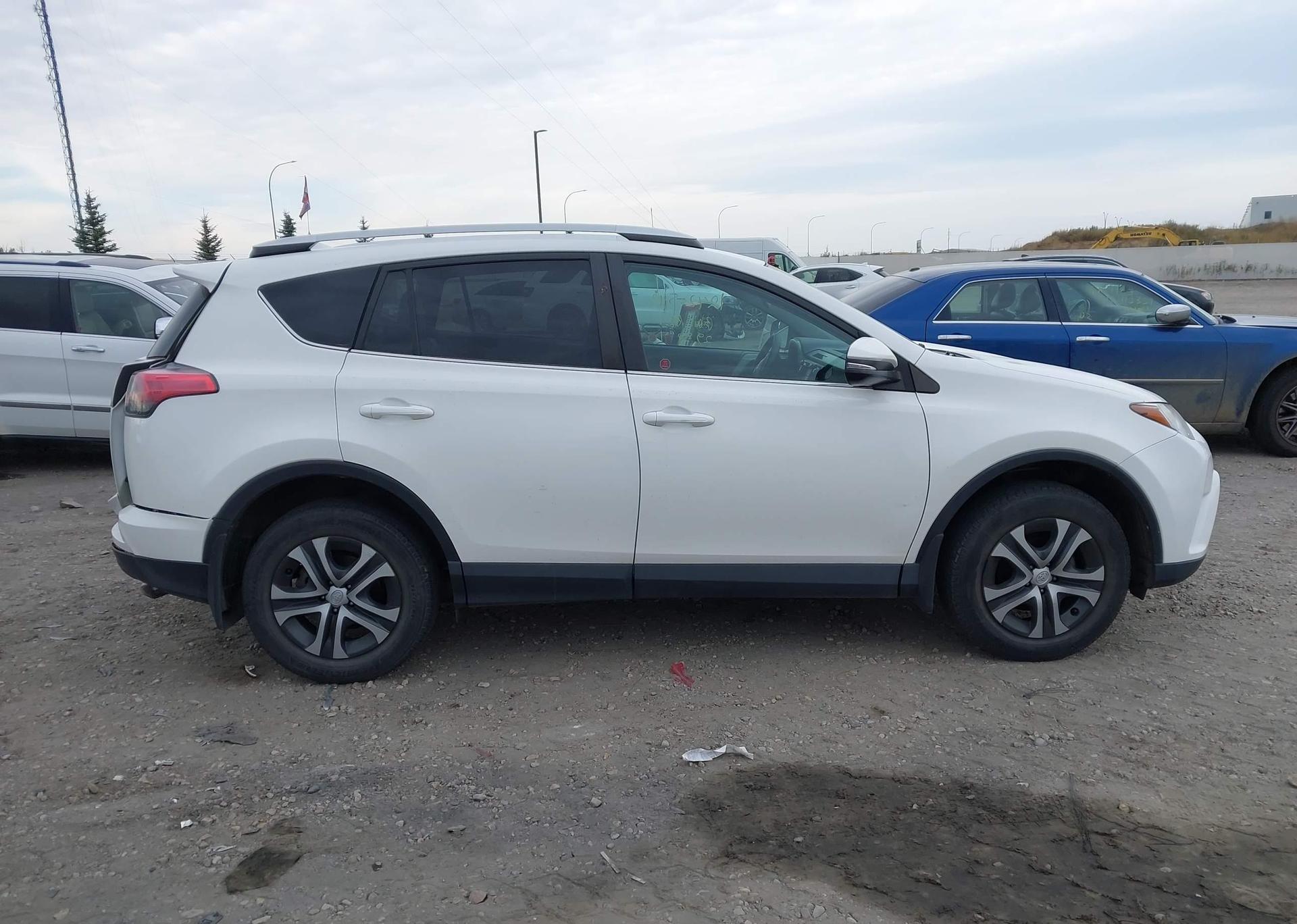 2016 TOYOTA RAV4 LE