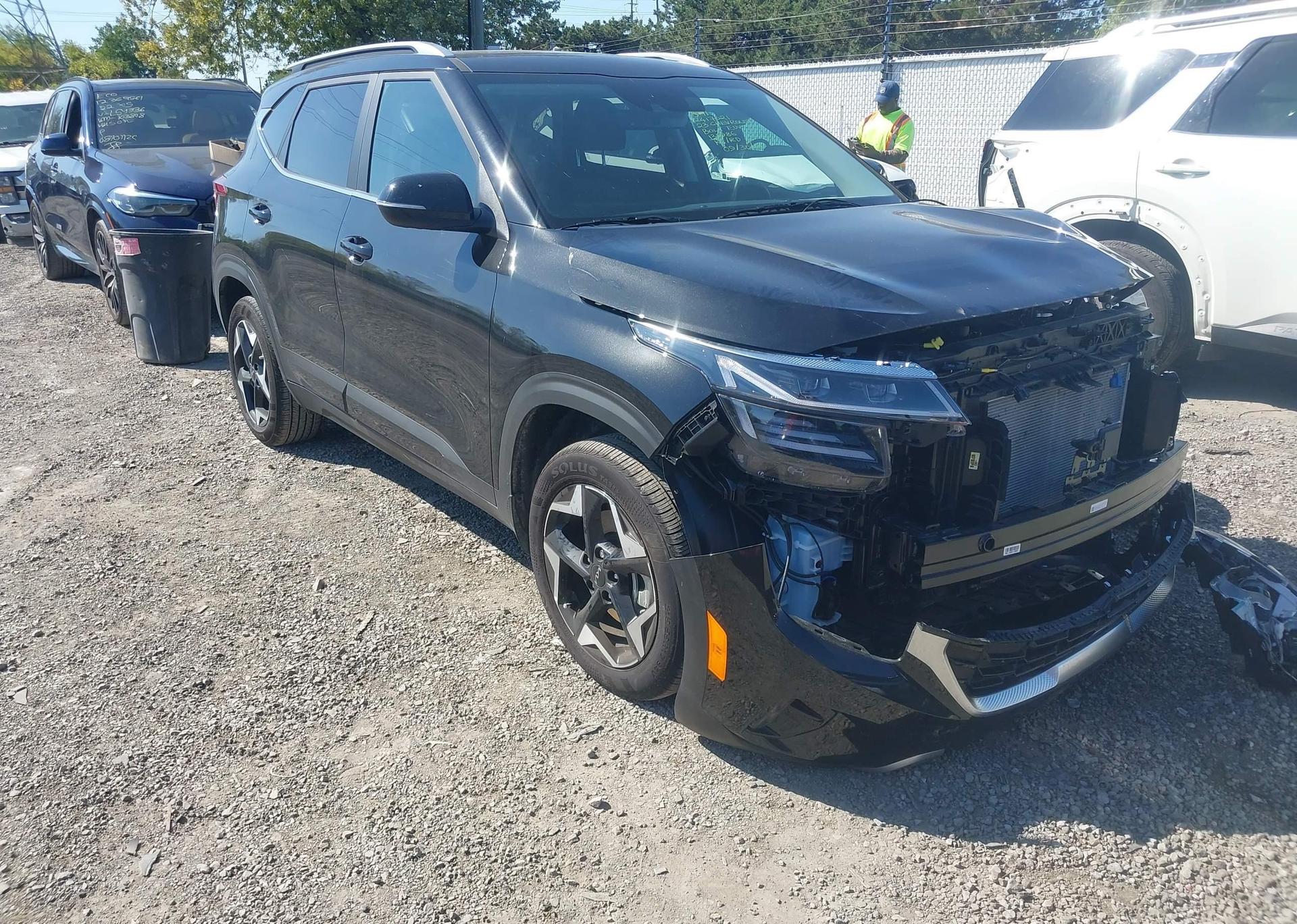 2025 KIA SELTOS EX