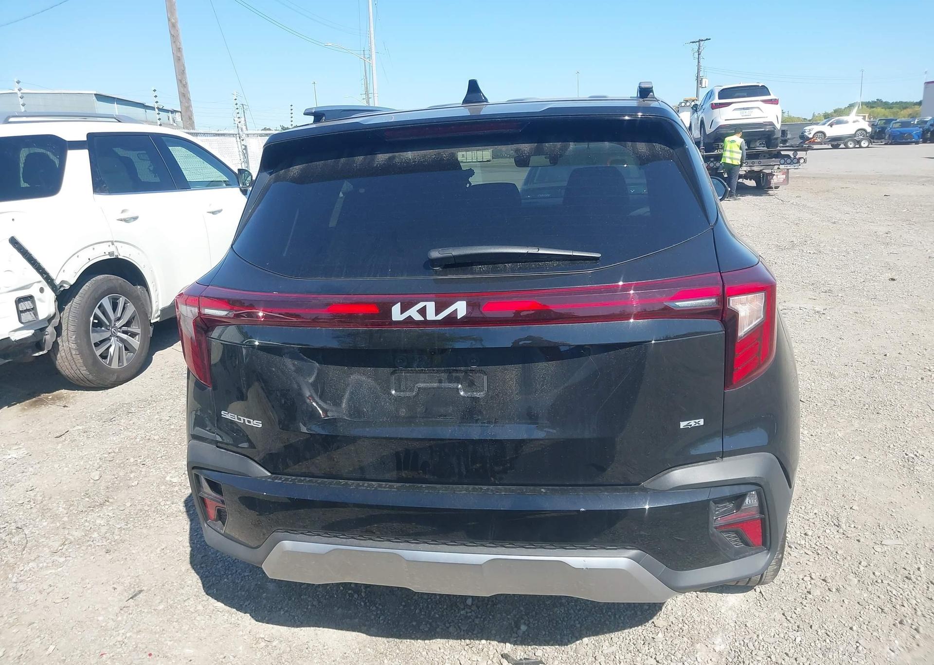 2025 KIA SELTOS EX