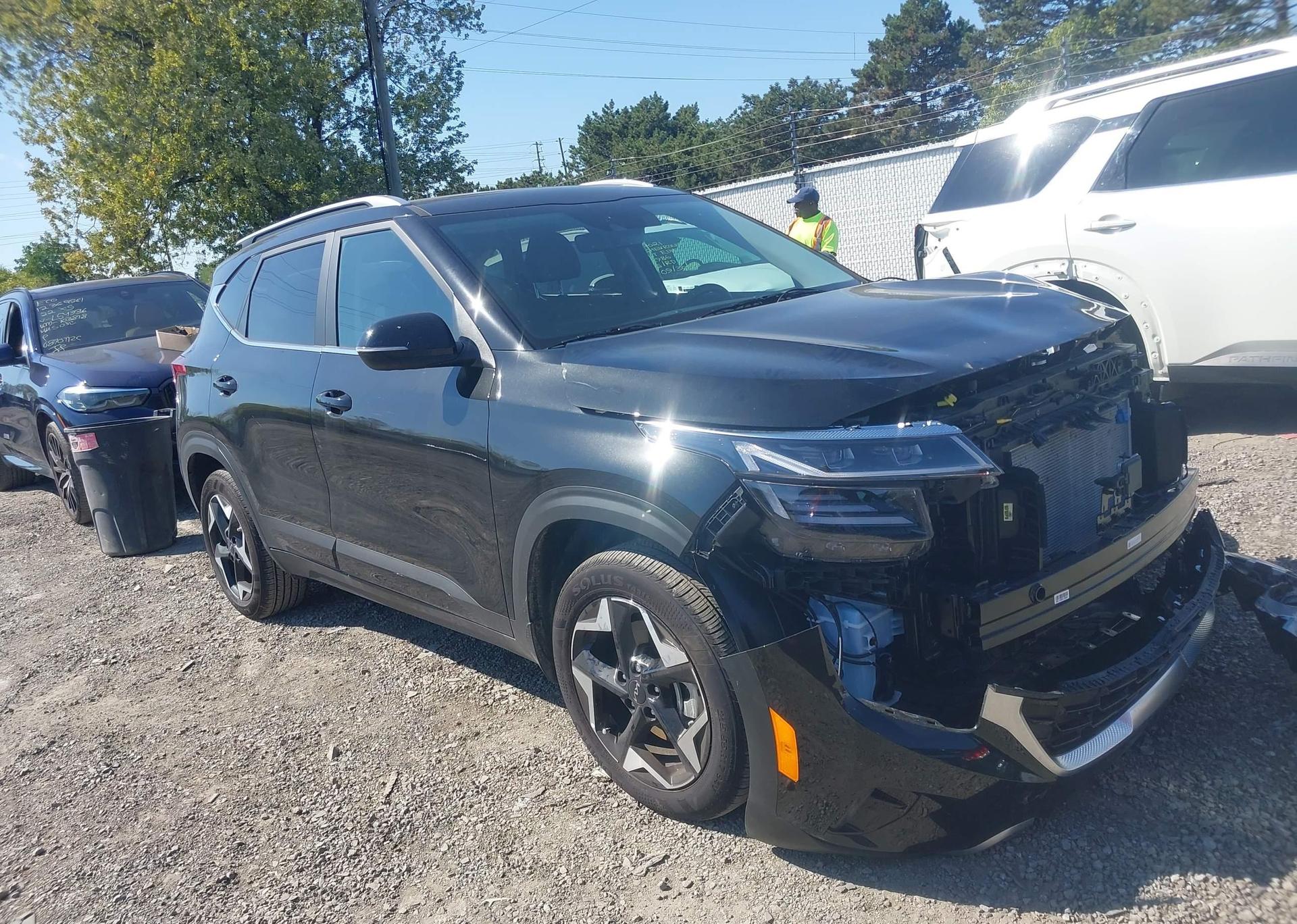 2025 KIA SELTOS EX