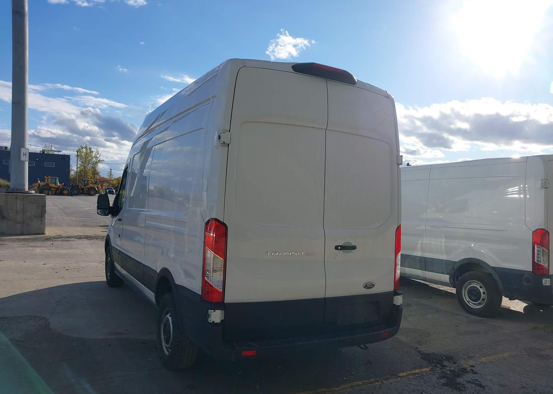 2023 FORD transit t-250