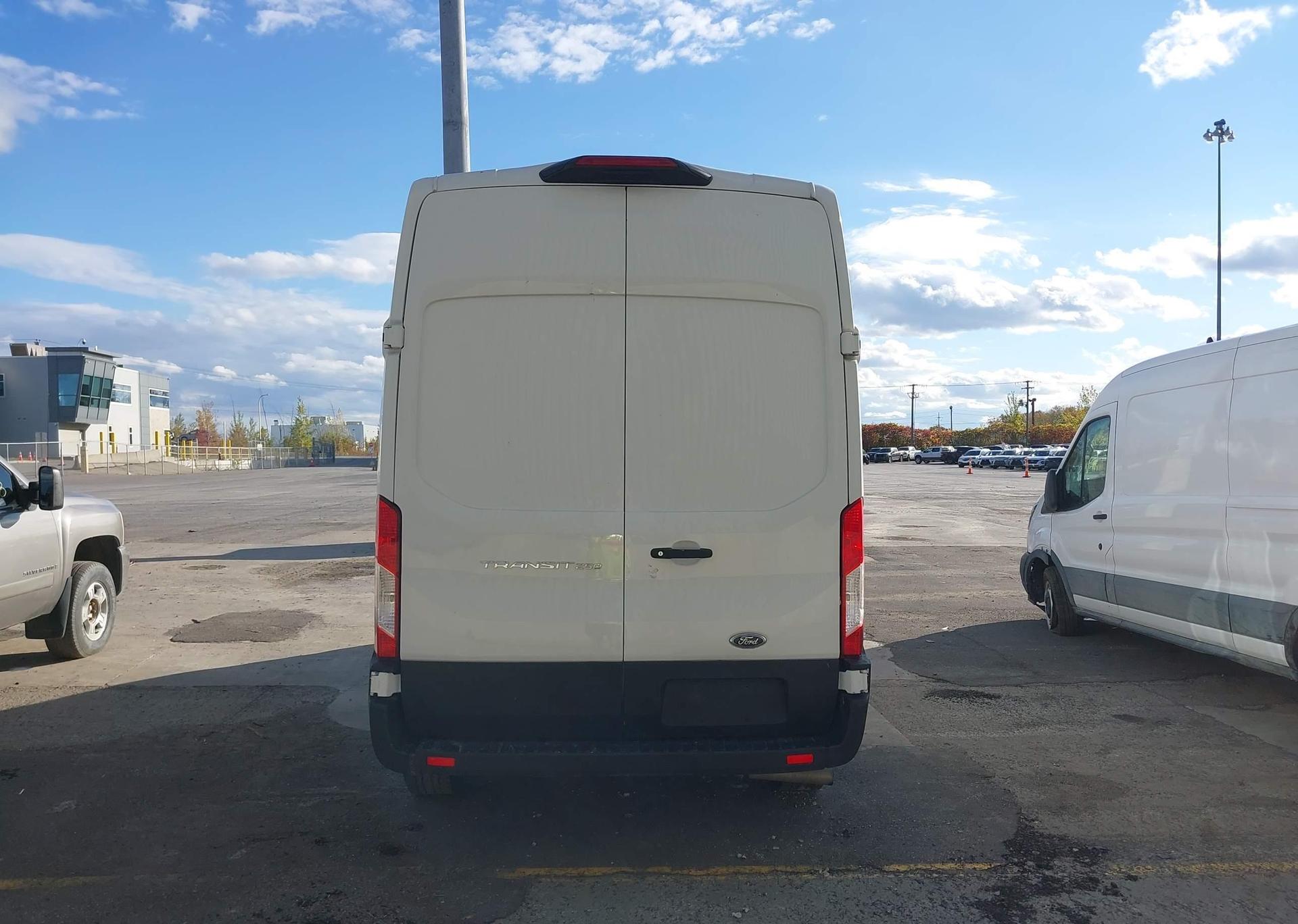 2023 FORD transit t-250