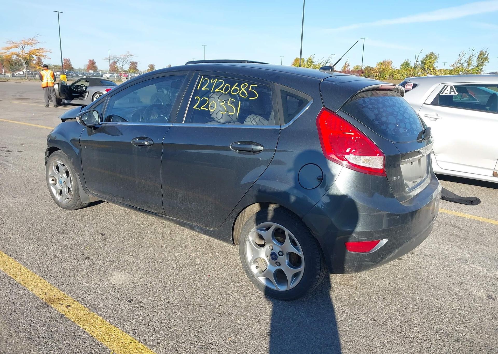2011 FORD Fiesta