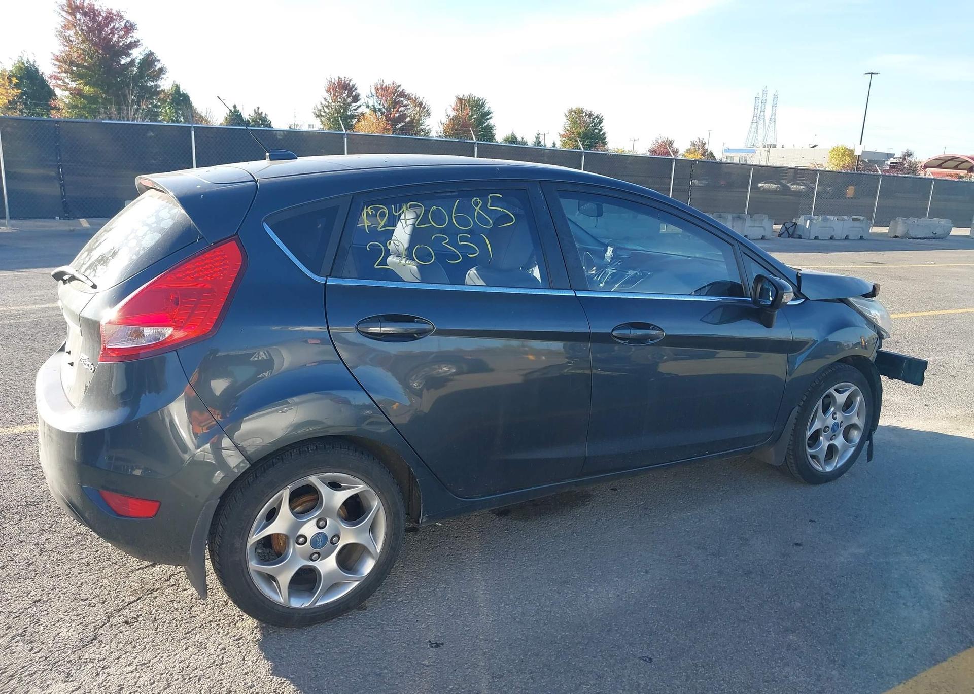 2011 FORD Fiesta