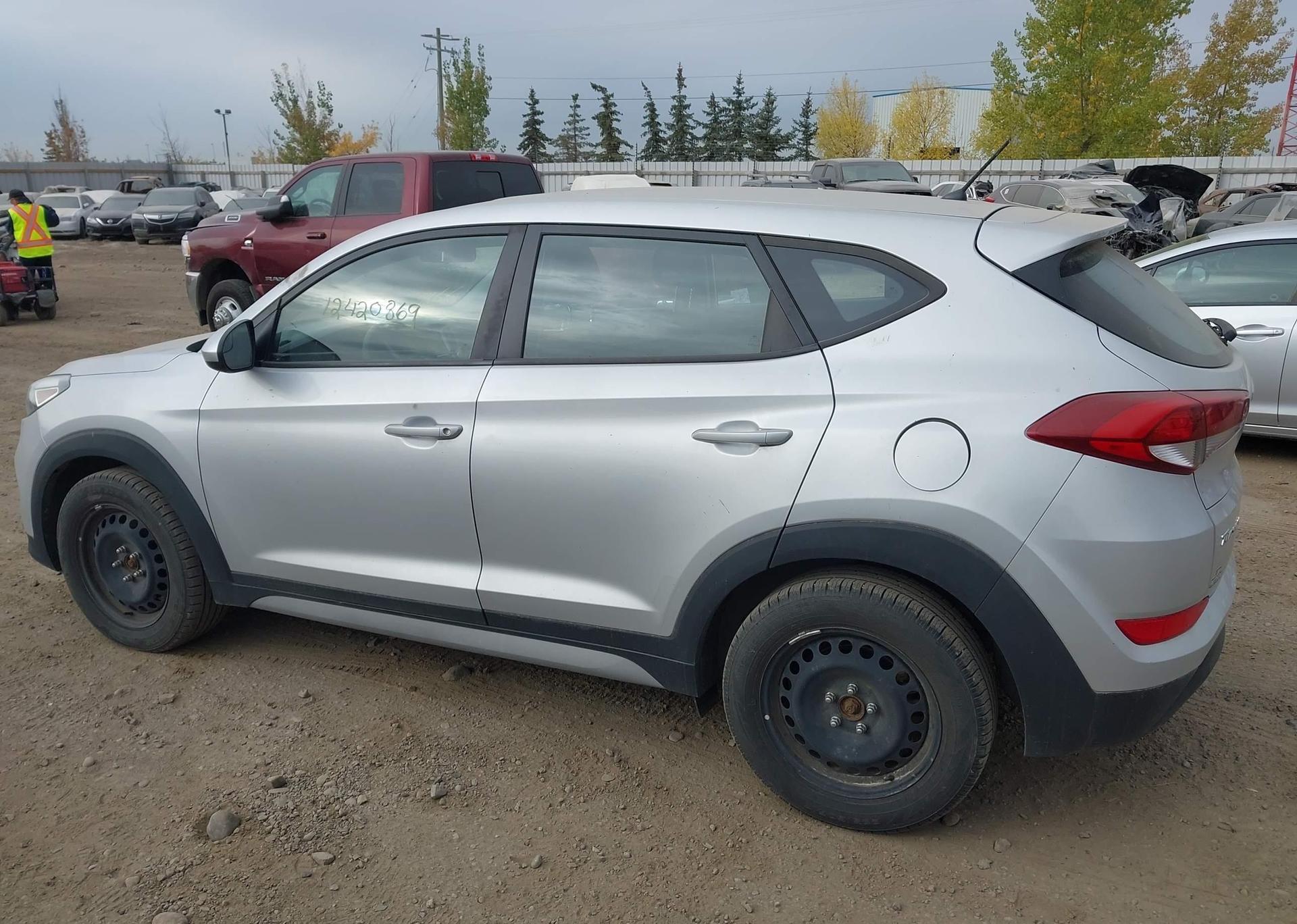 2018 HYUNDAI TUCSON BASE 2.0L