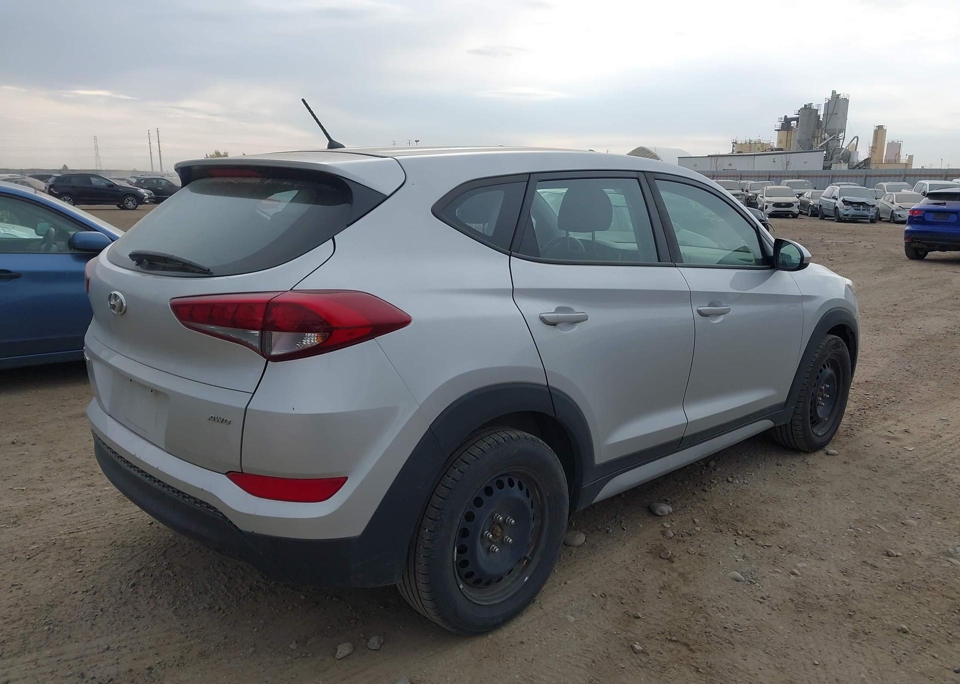 2018 HYUNDAI TUCSON BASE 2.0L
