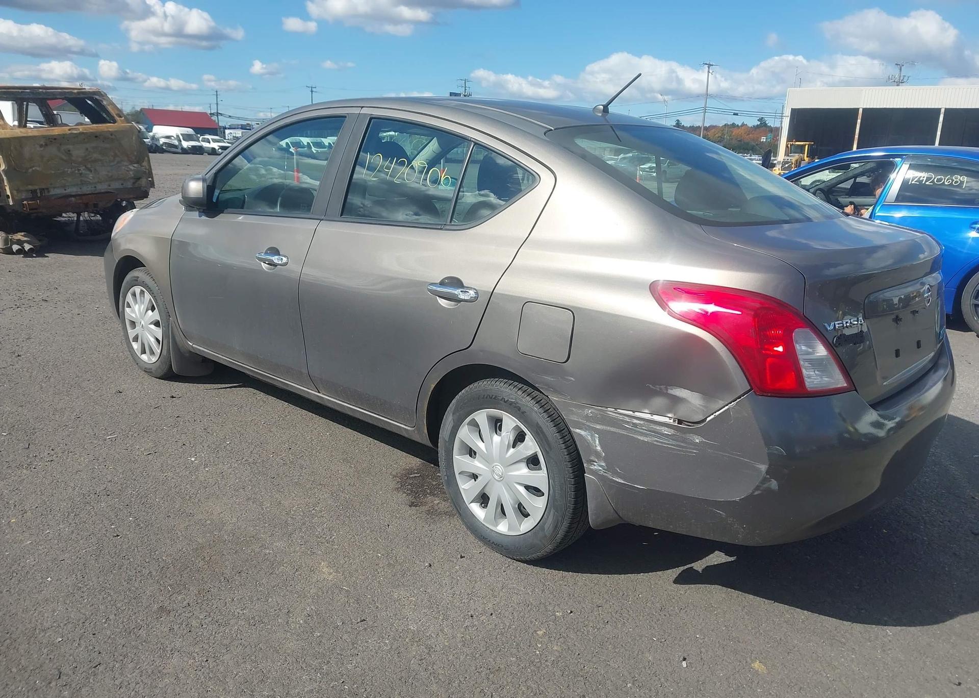 2012 NISSAN VERSA