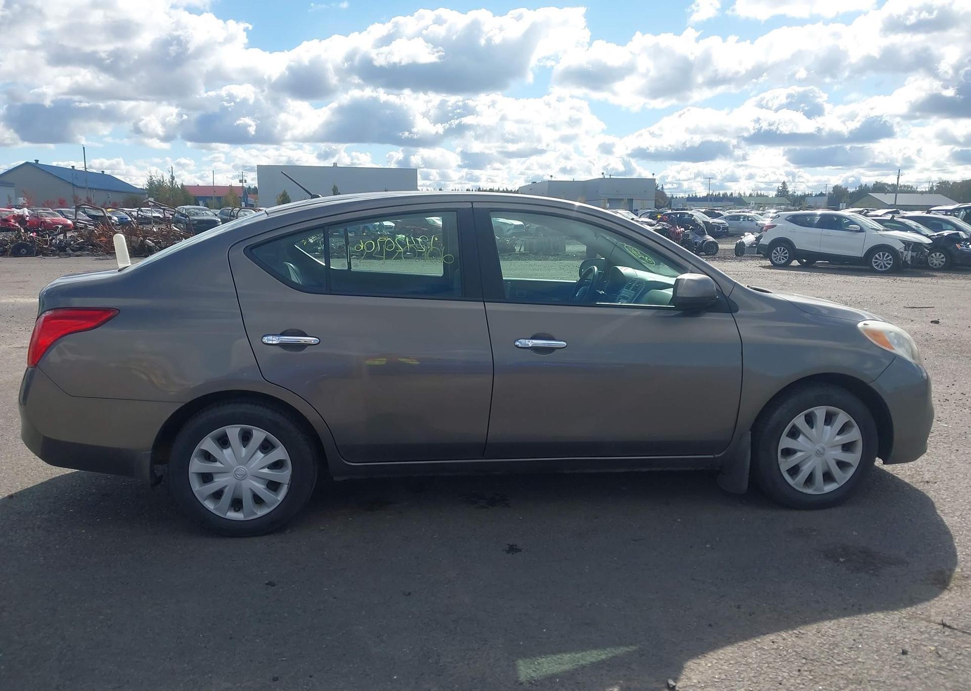 2012 NISSAN VERSA