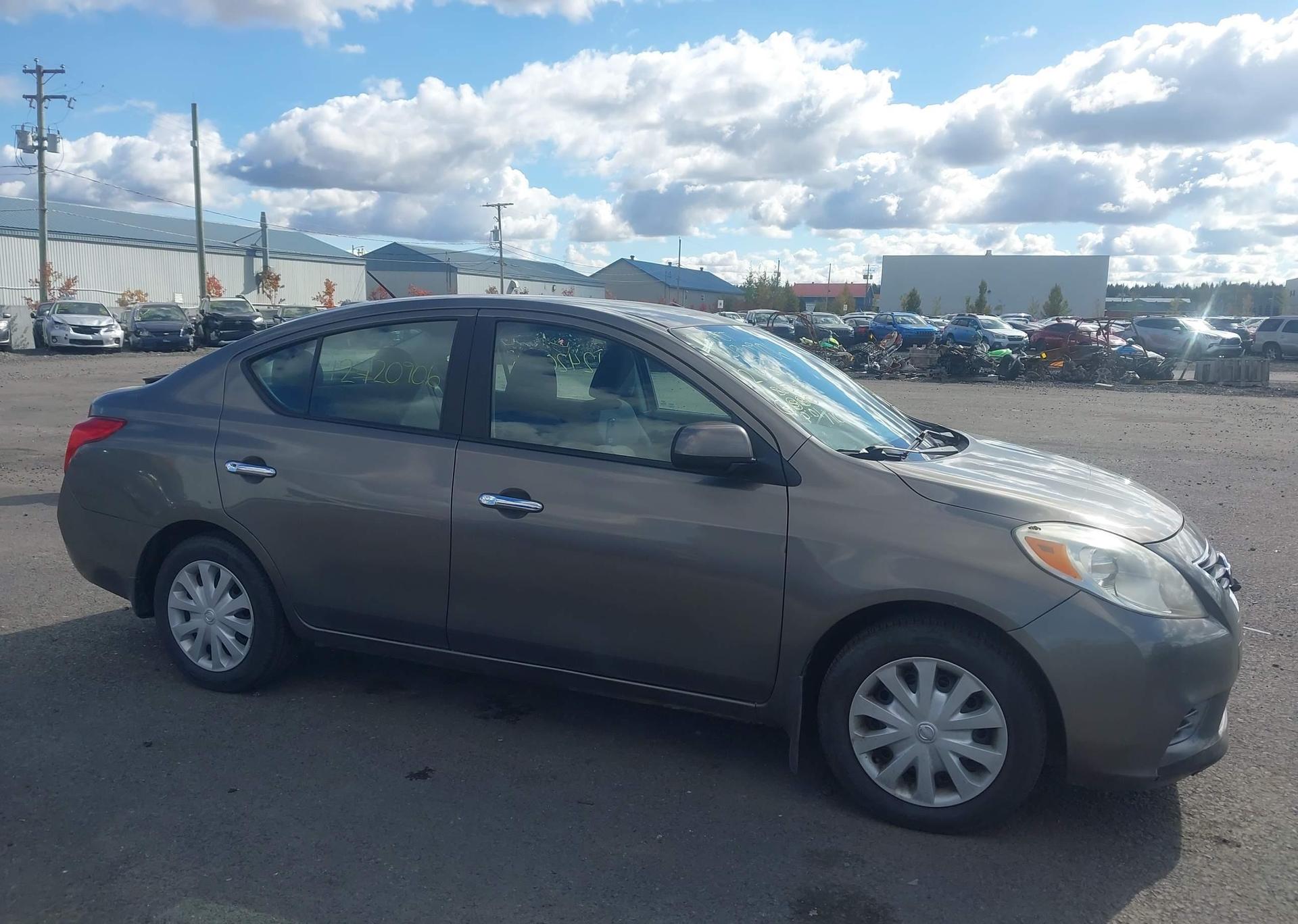 2012 NISSAN VERSA
