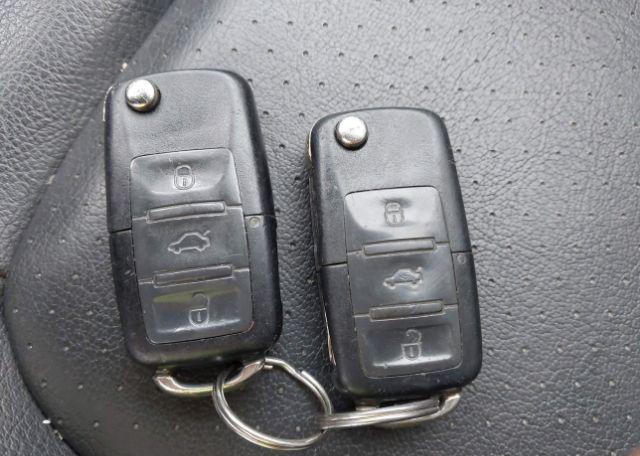 2008 VOLKSWAGEN NEW BEETLE 2.5L TRENDLINE