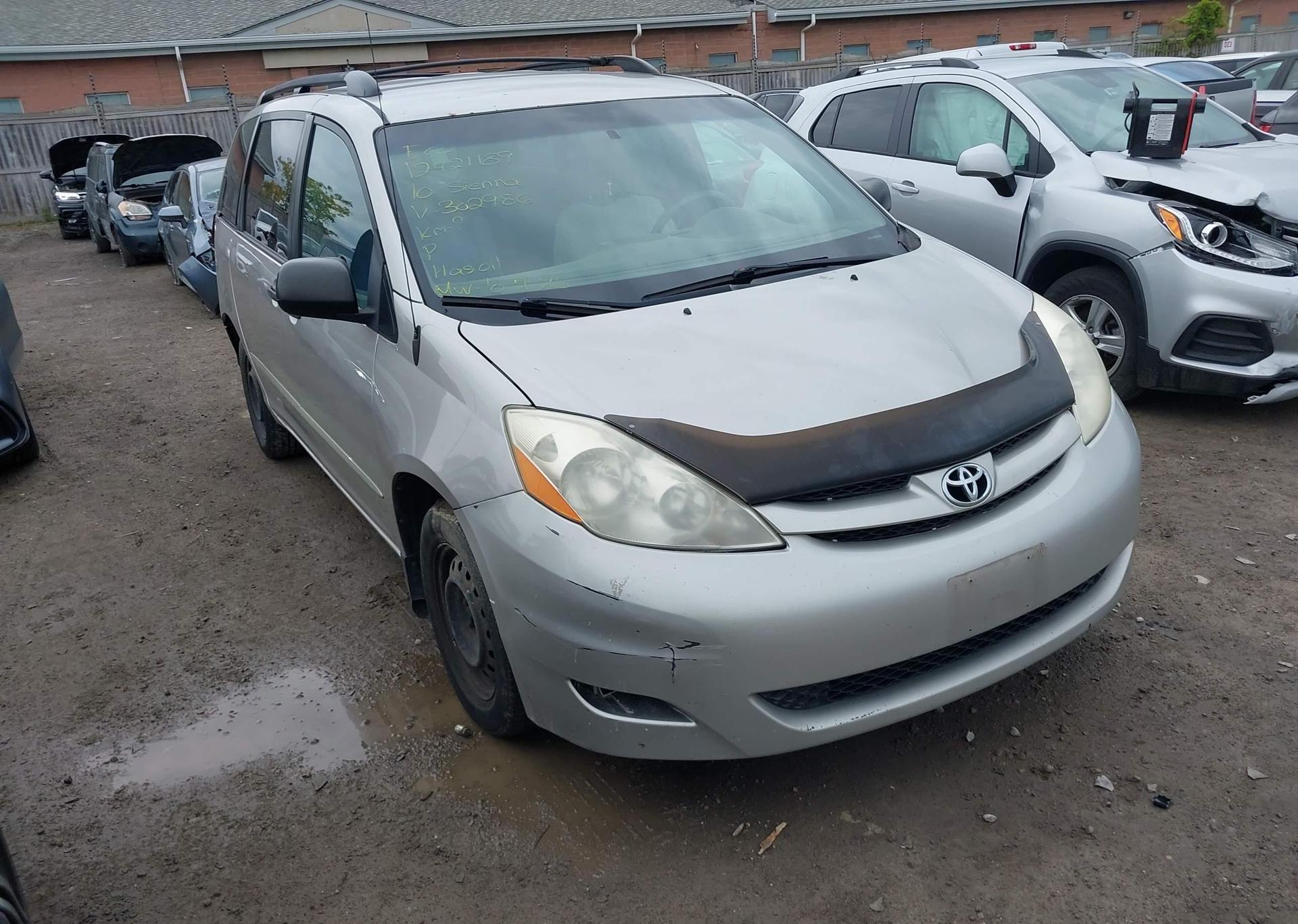 2010 TOYOTA SIENNA LE V6
